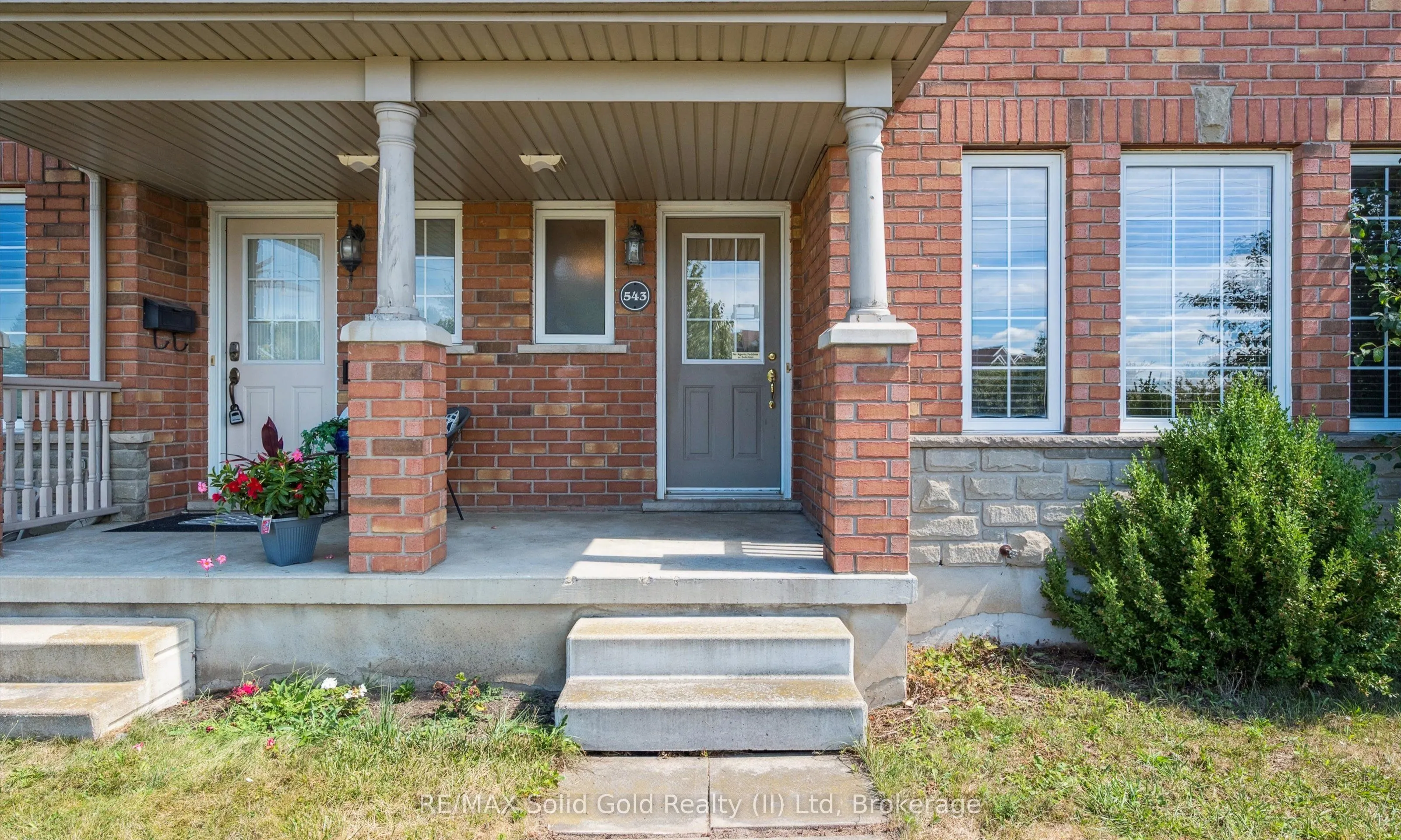 543 Victoria Road N