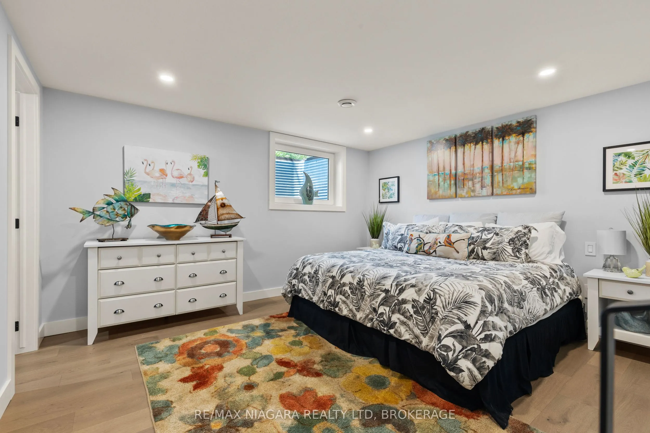 3886 GLENVIEW Drive