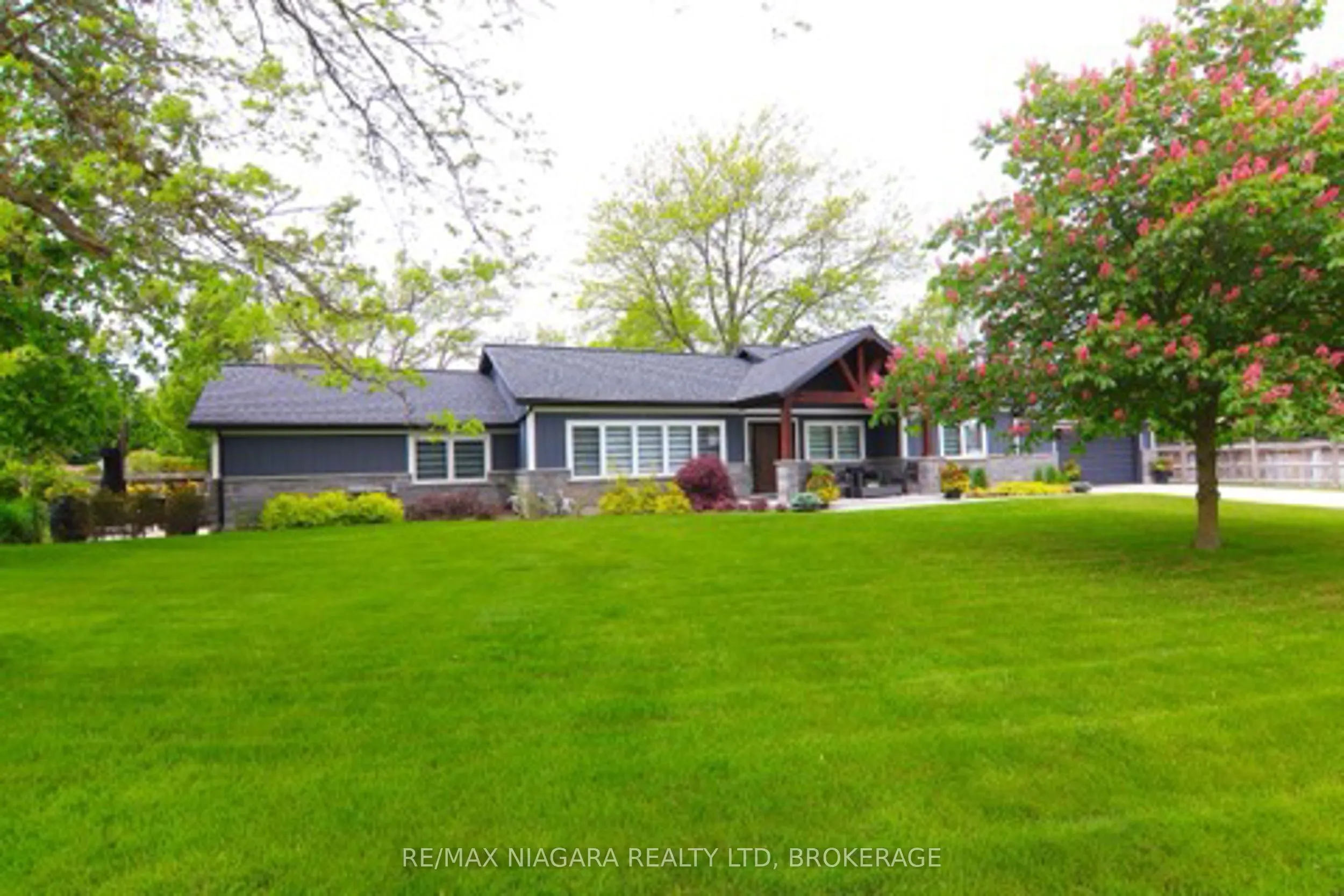 3886 GLENVIEW Drive