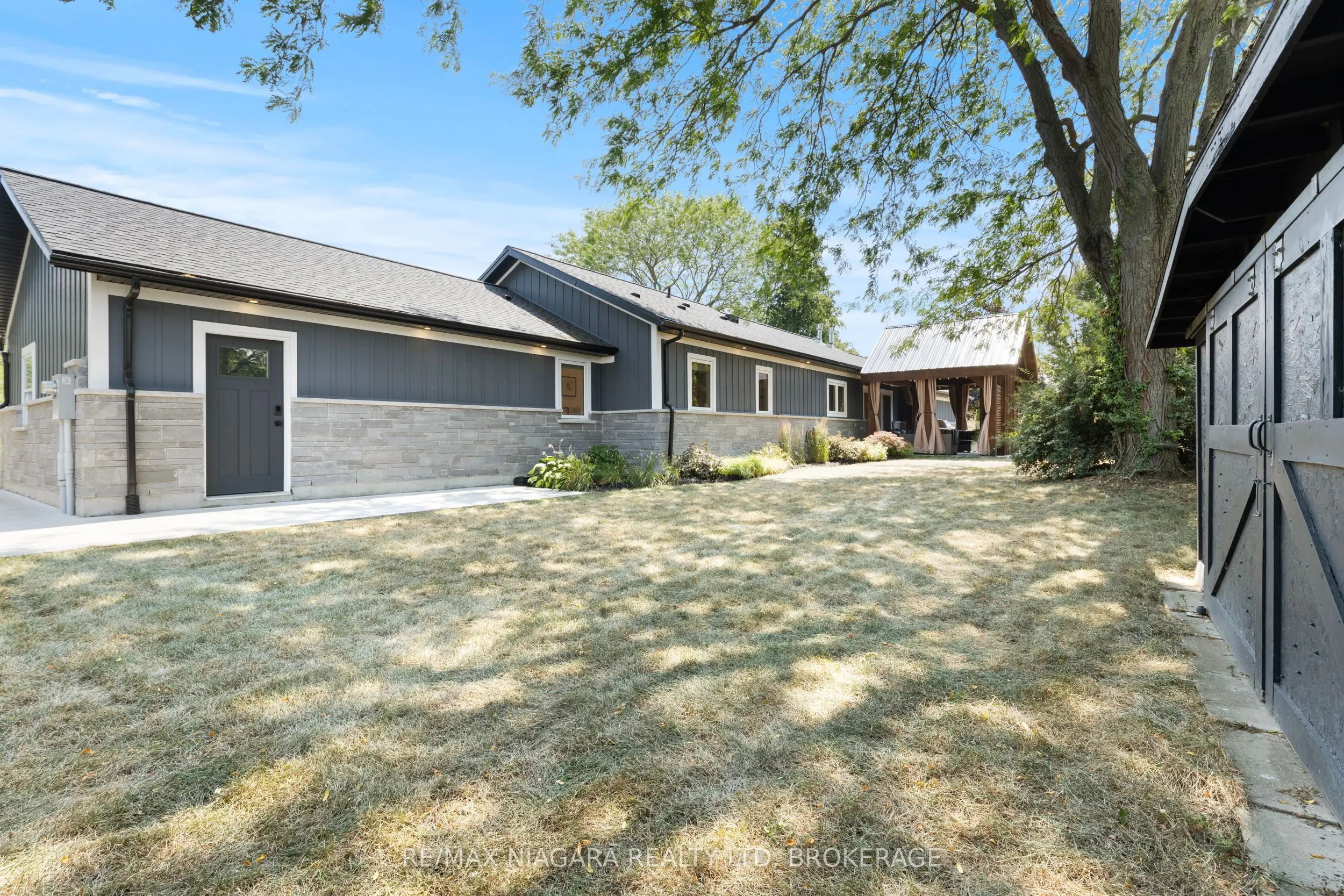 3886 GLENVIEW Drive