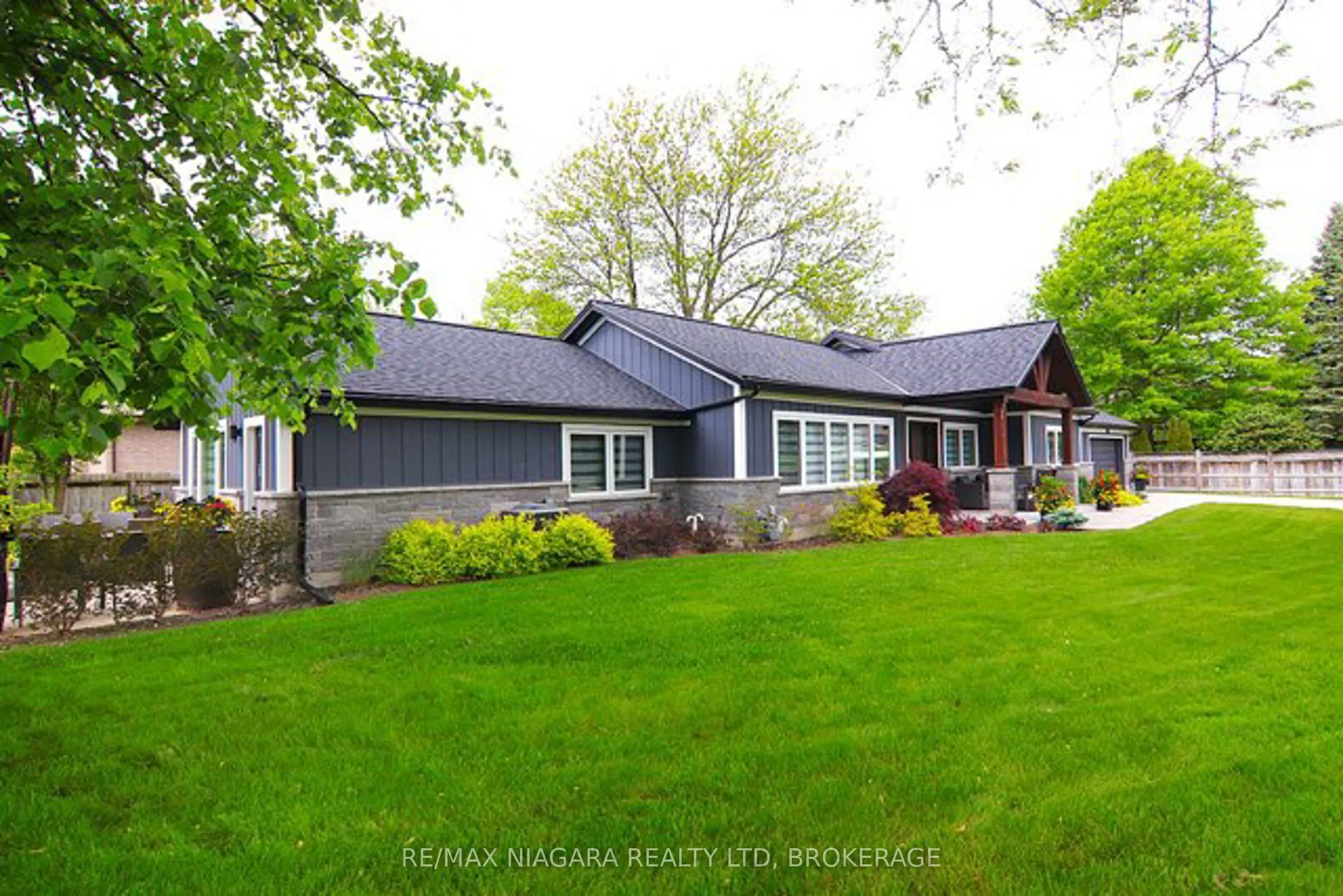 3886 GLENVIEW Drive