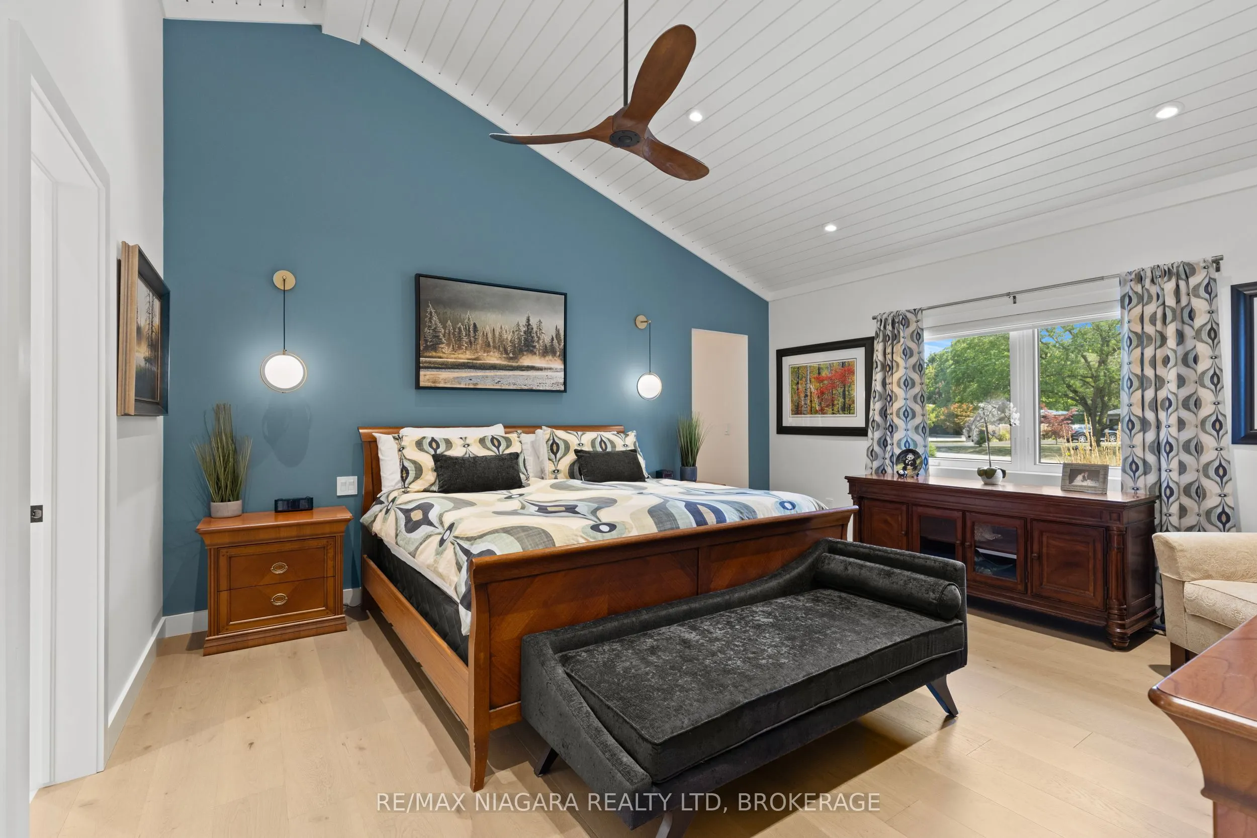 3886 GLENVIEW Drive
