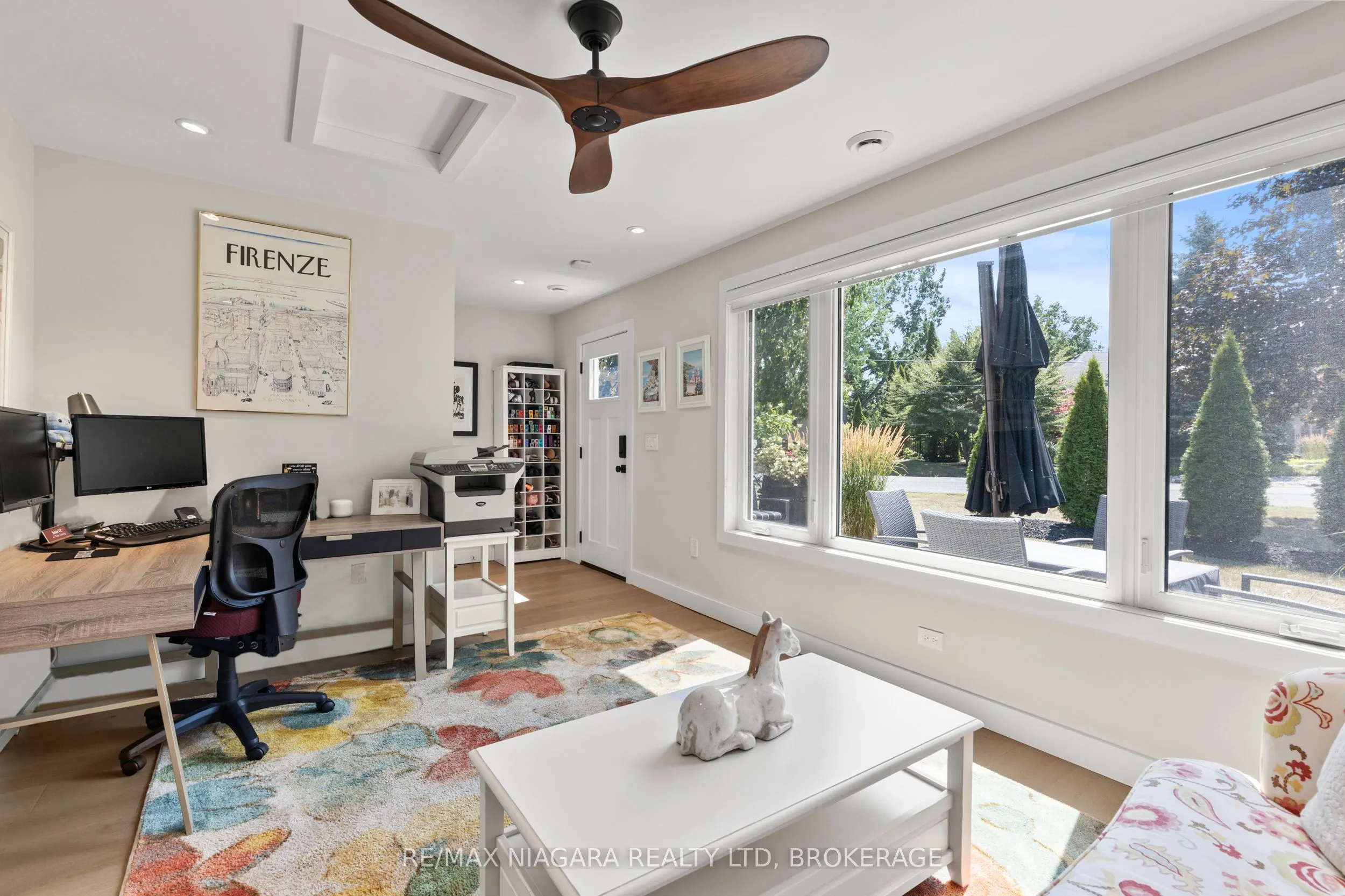 3886 GLENVIEW Drive