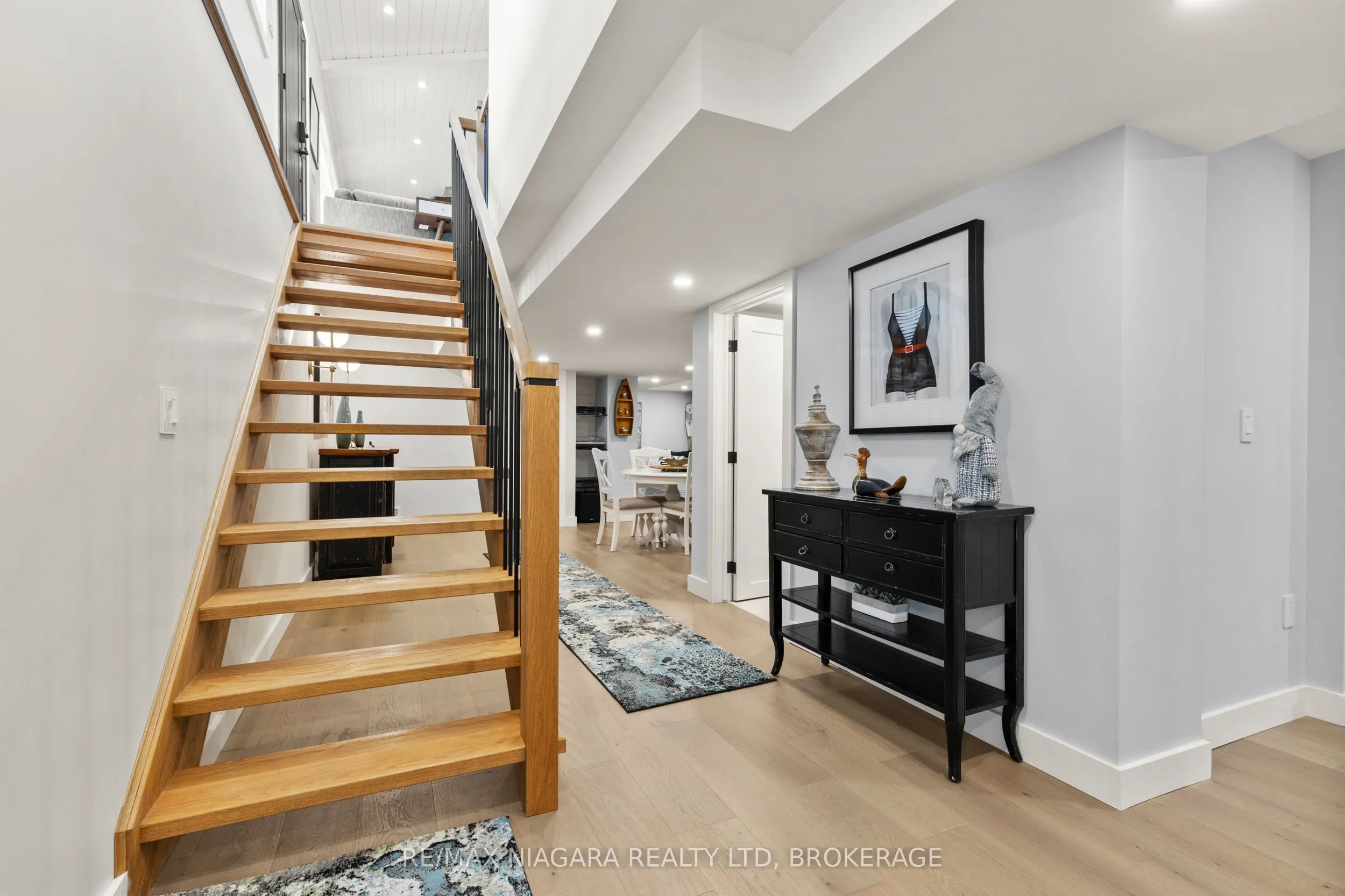 3886 GLENVIEW Drive