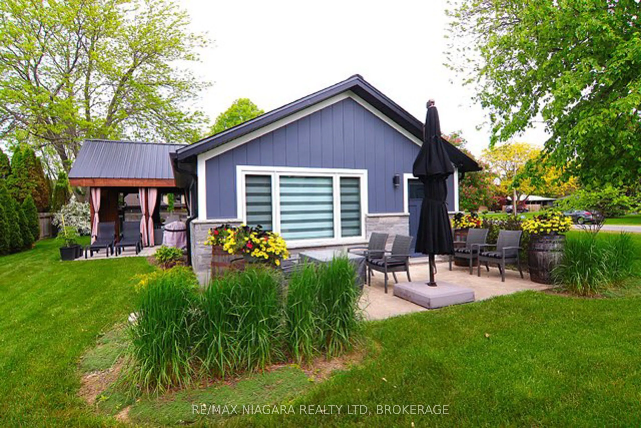 3886 GLENVIEW Drive