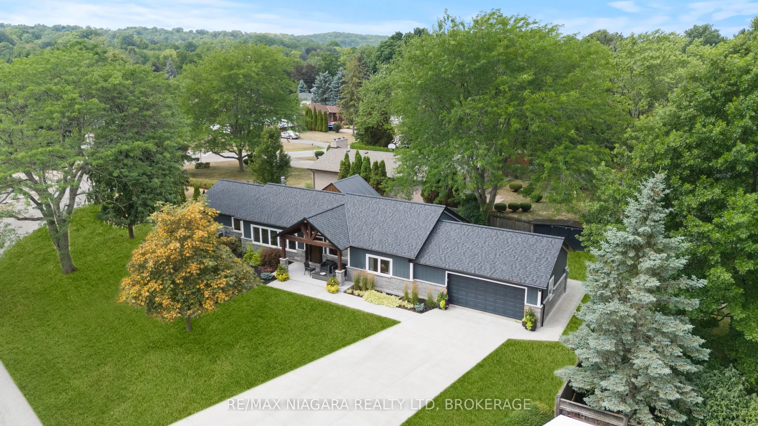 3886 GLENVIEW Drive
