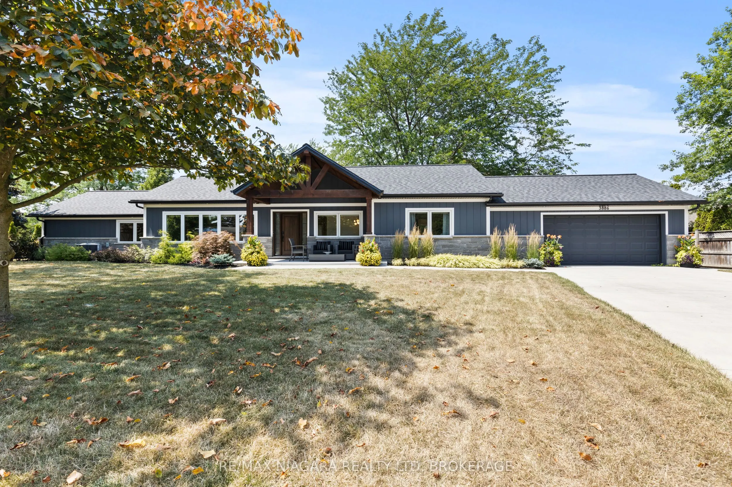 3886 GLENVIEW Drive