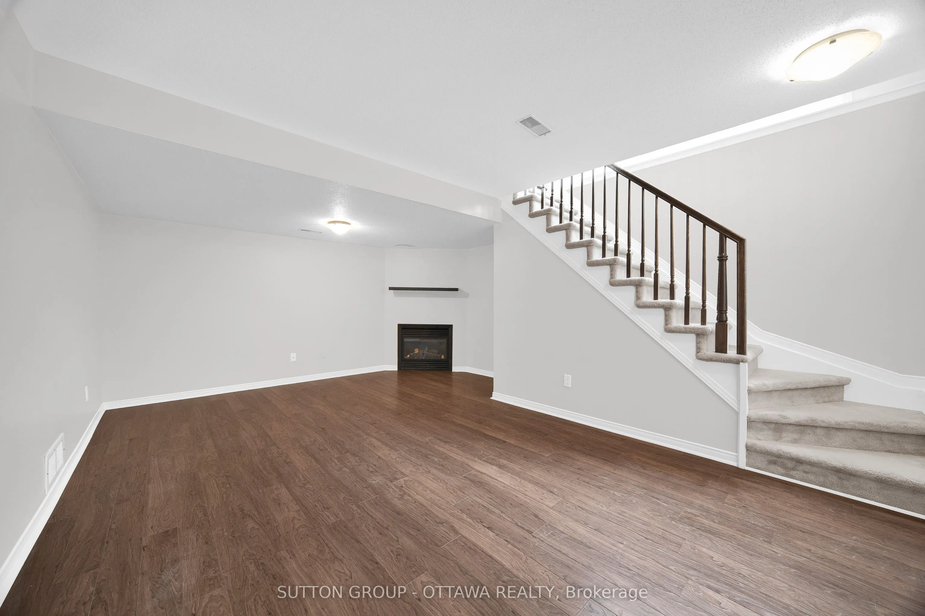 554 Ashbourne Crescent