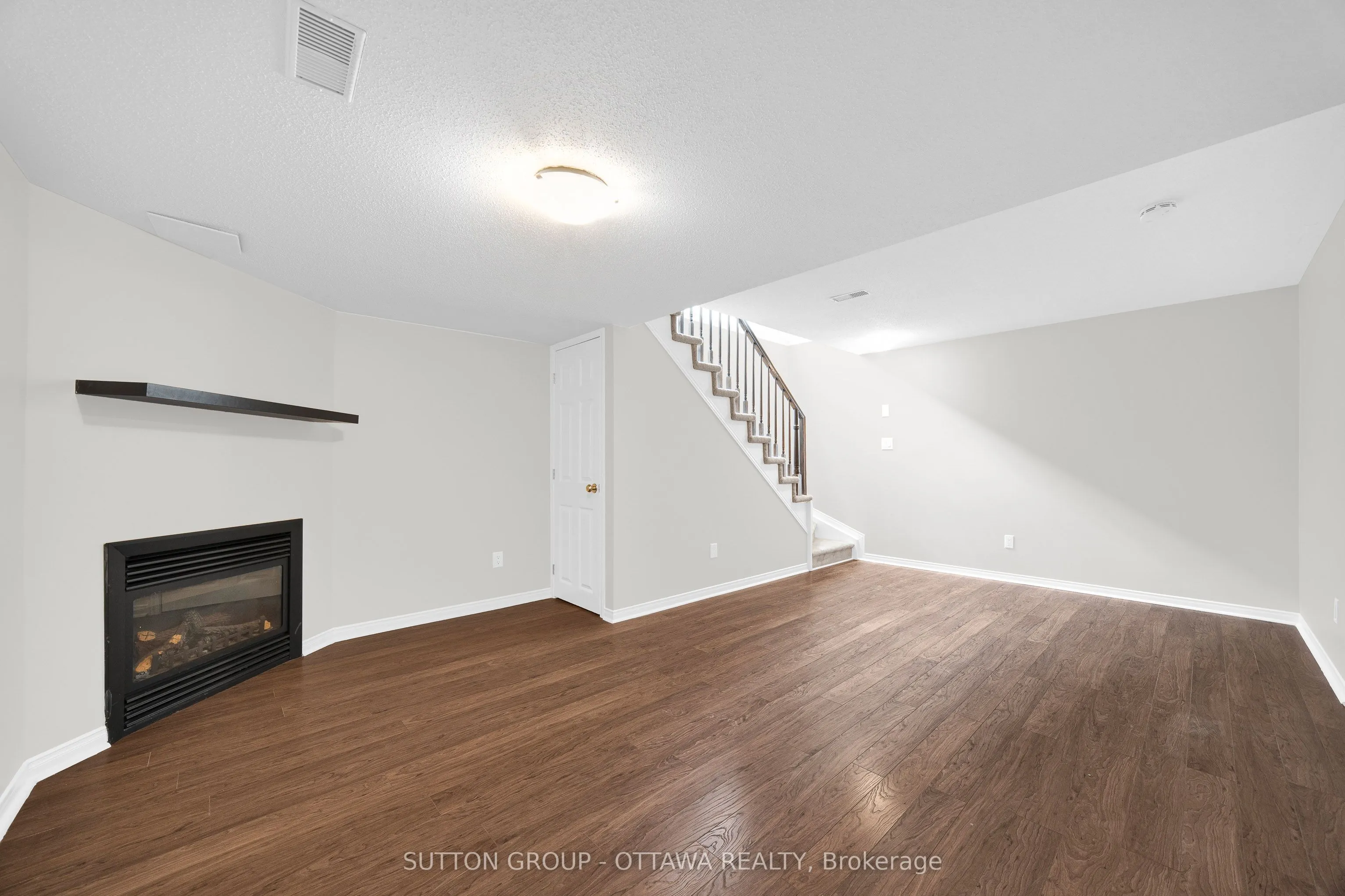 554 Ashbourne Crescent