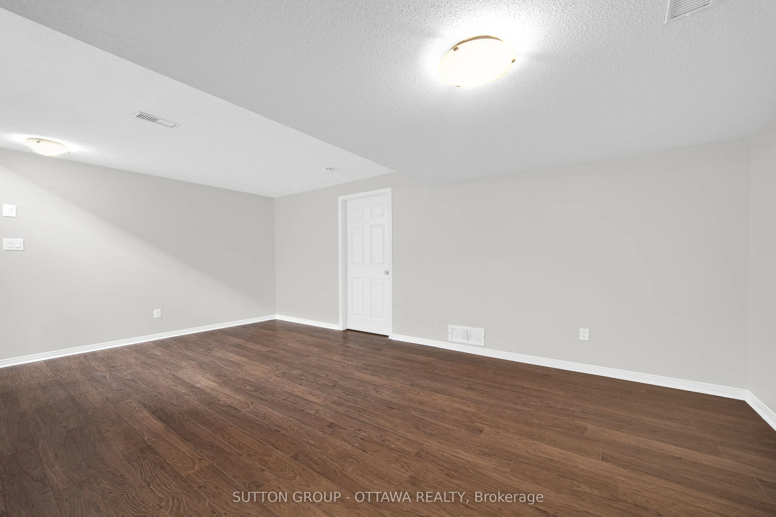 554 Ashbourne Crescent