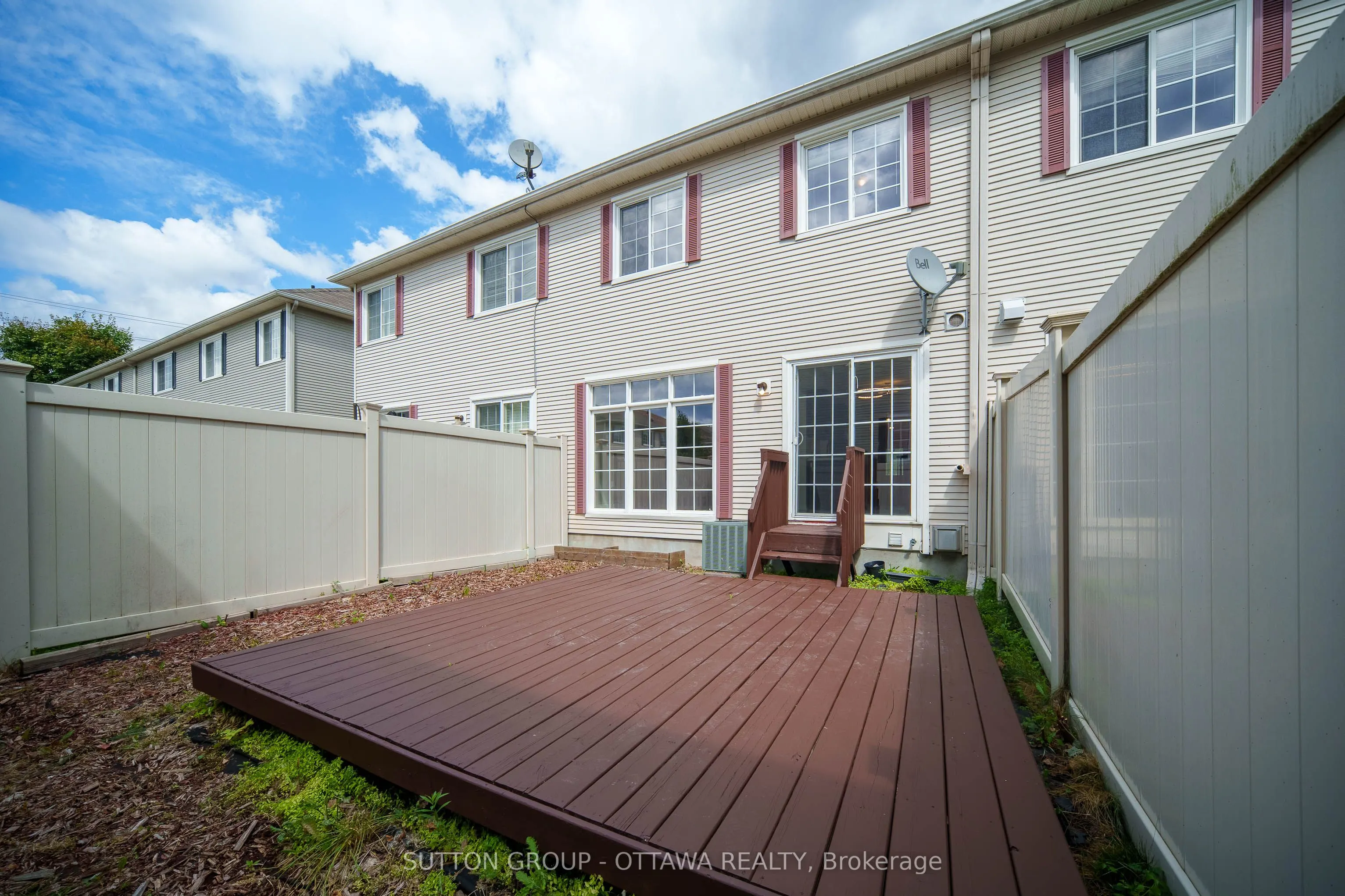 554 Ashbourne Crescent