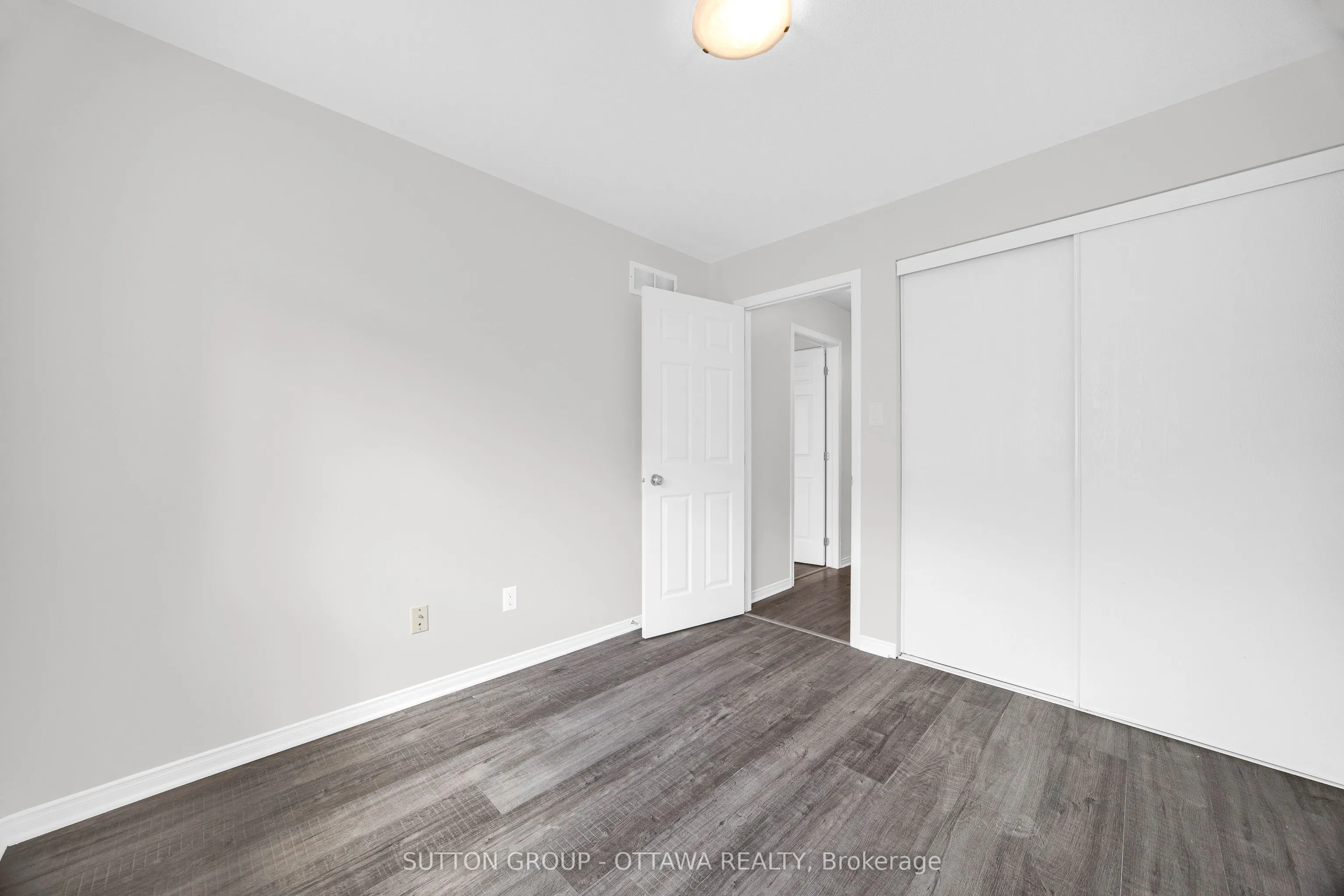 554 Ashbourne Crescent