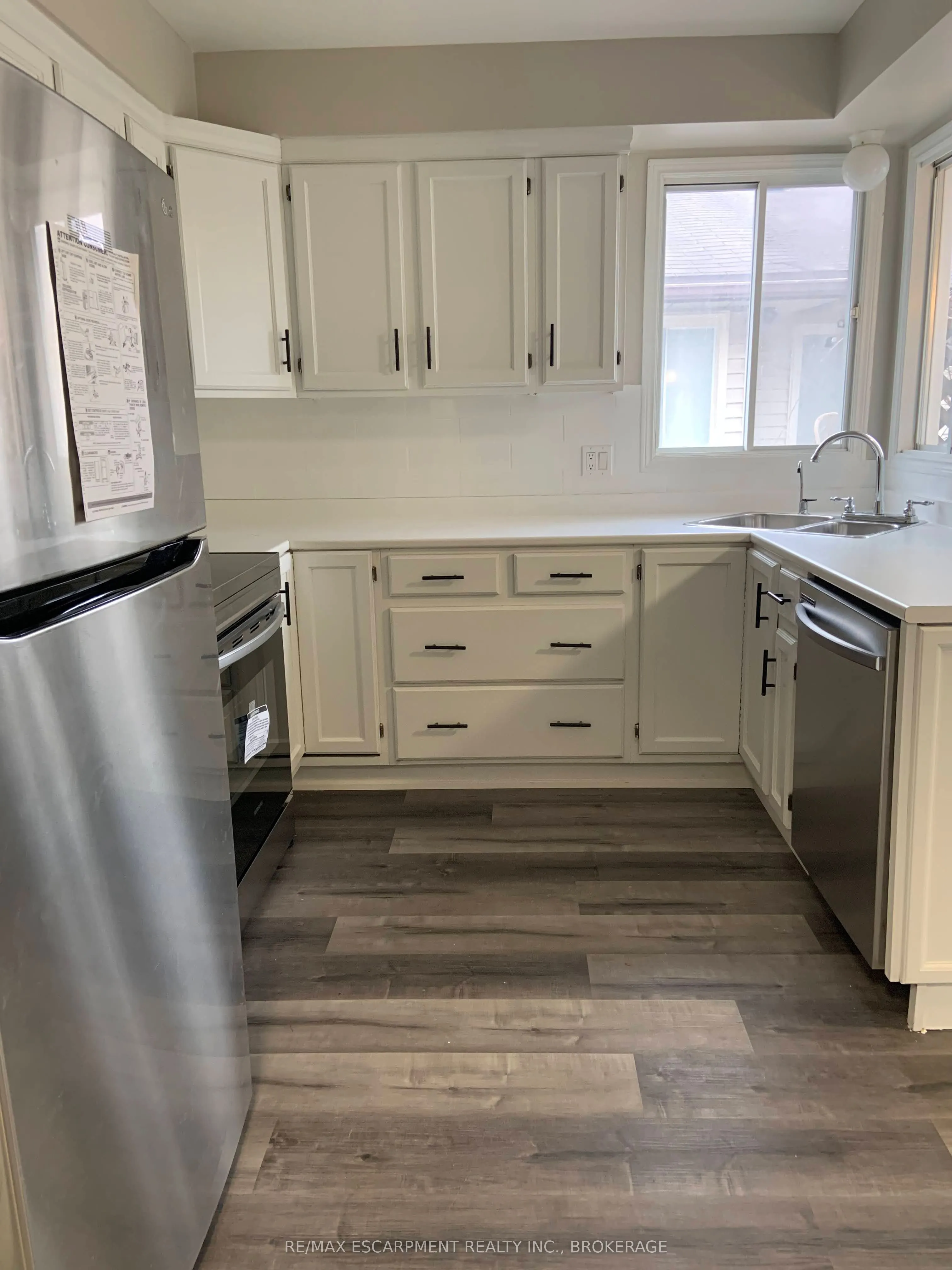 87 CHAPEL HILL Crescent, #Main