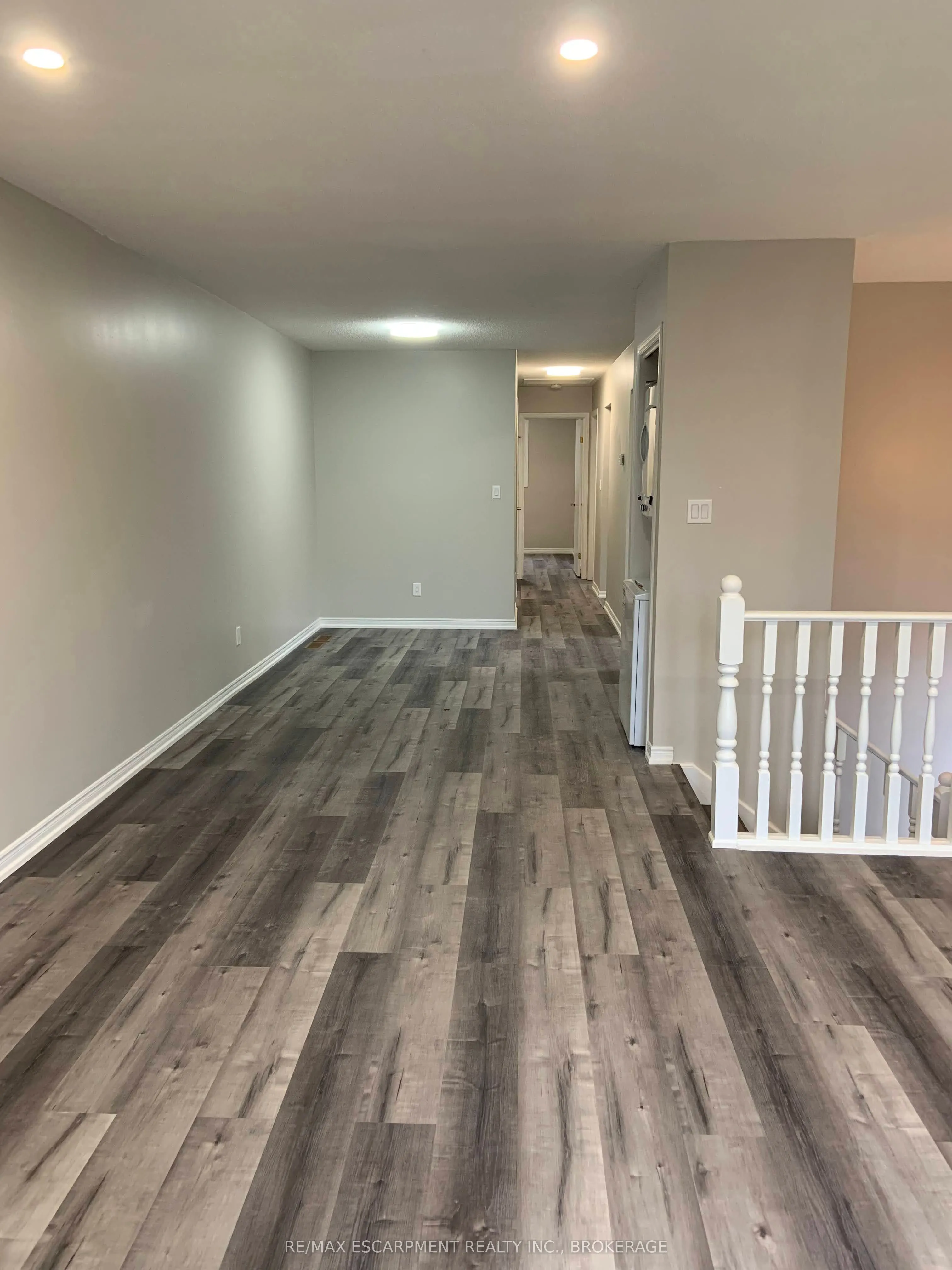 87 CHAPEL HILL Crescent, #Main