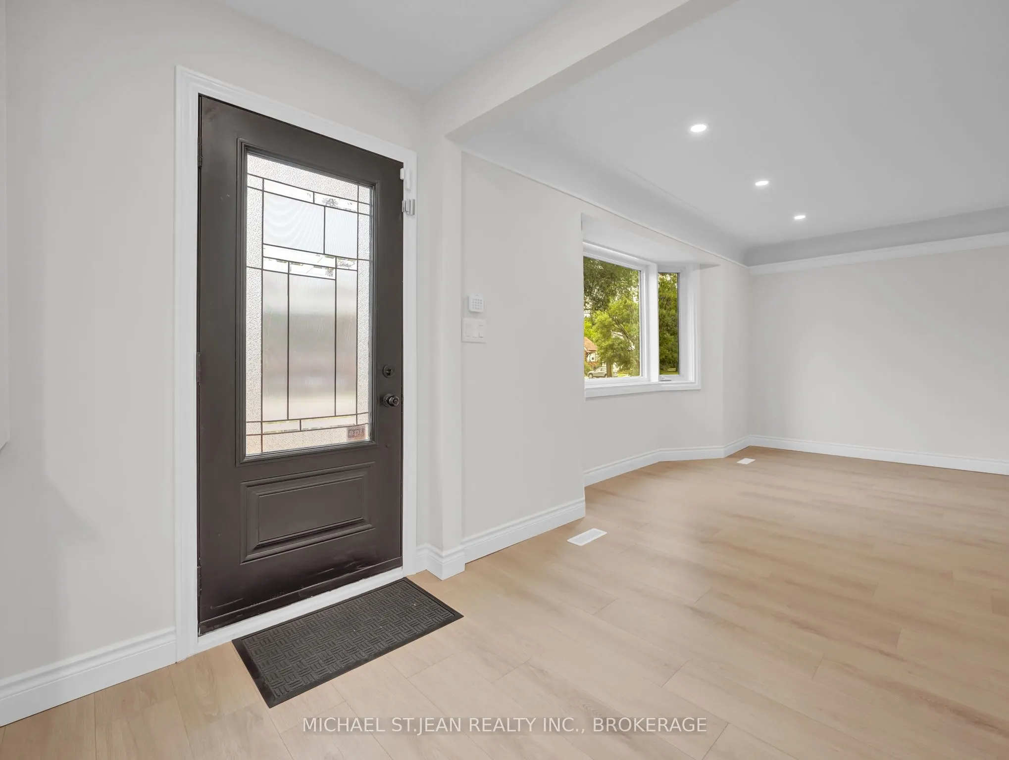 880 Garth Street
