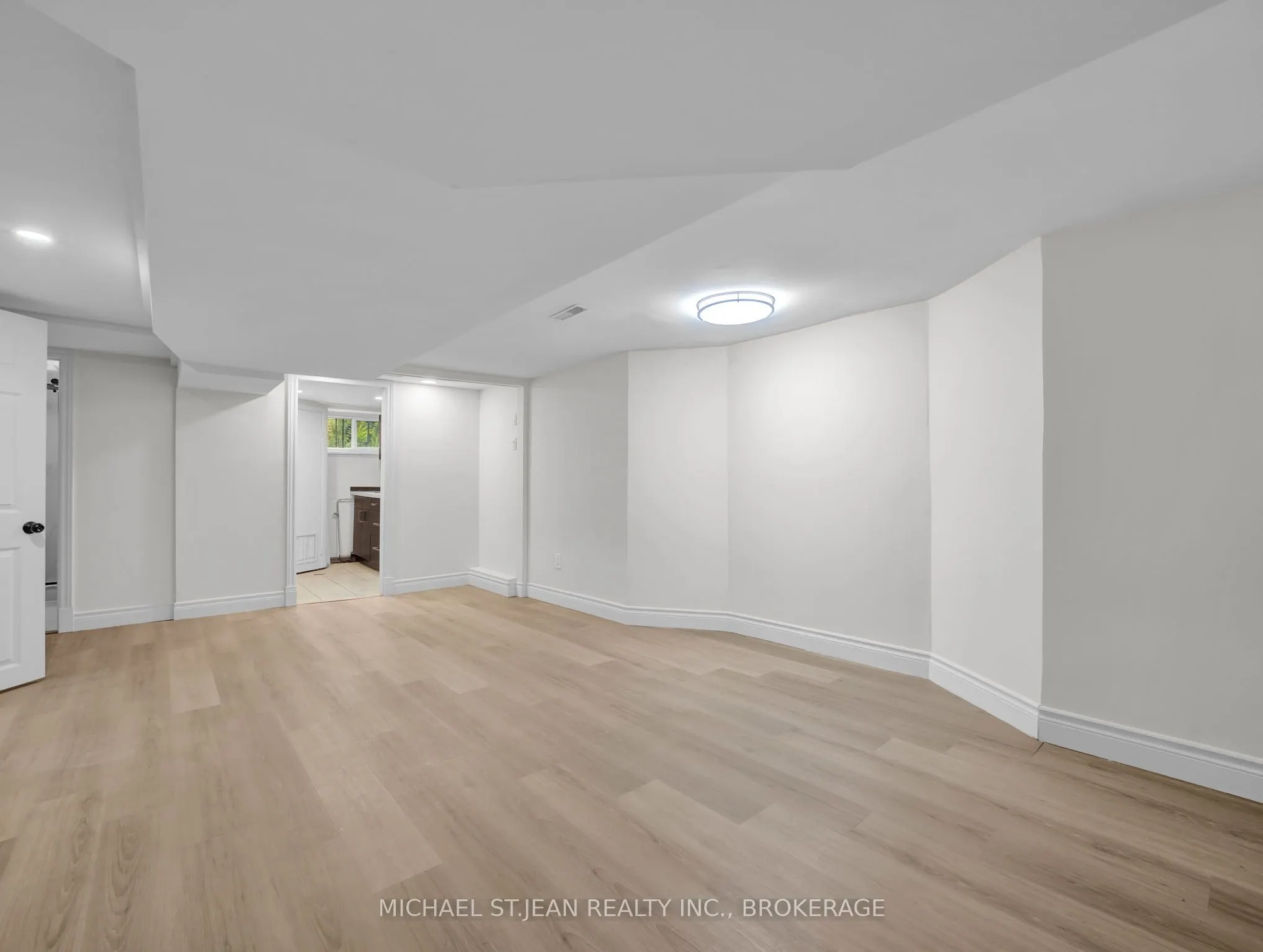 880 Garth Street