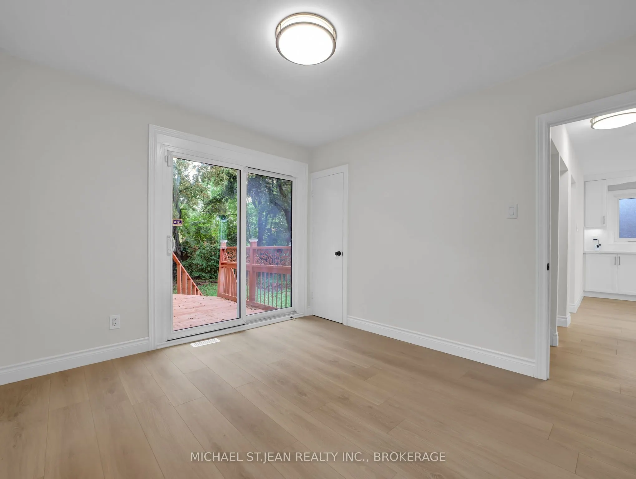 880 Garth Street