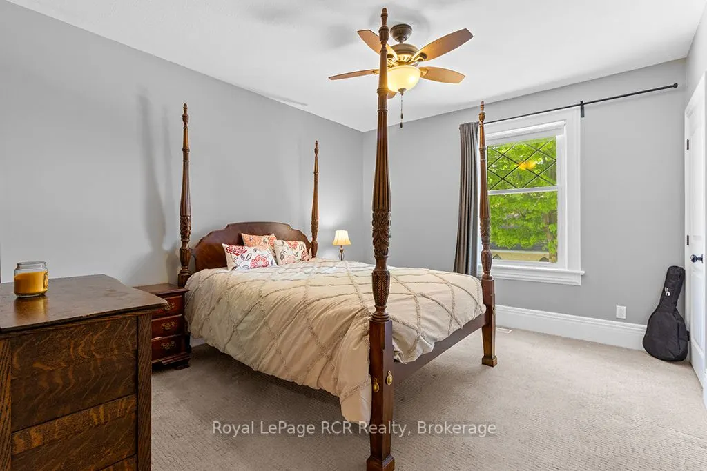 136 Queen Street W