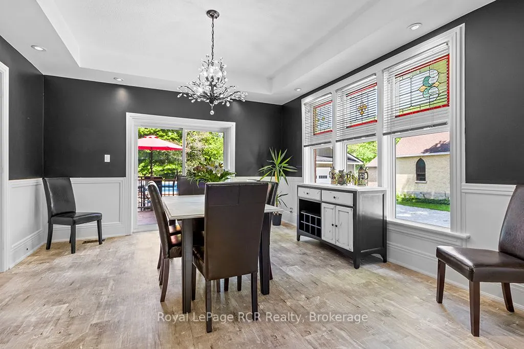 136 Queen Street W