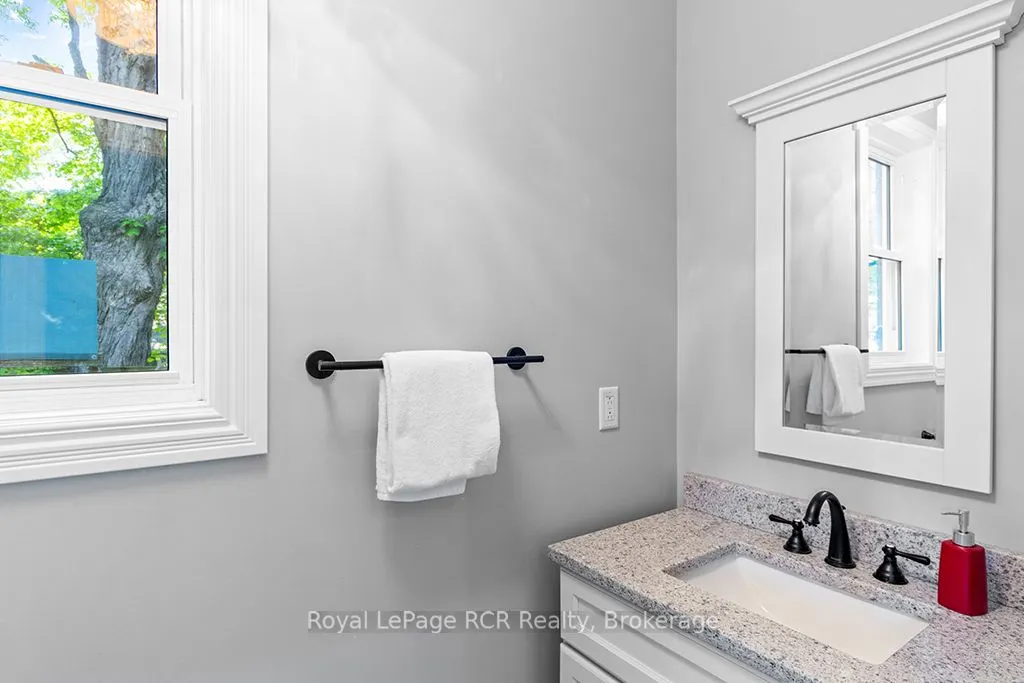 136 Queen Street W