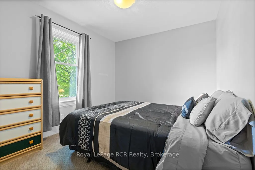 136 Queen Street W