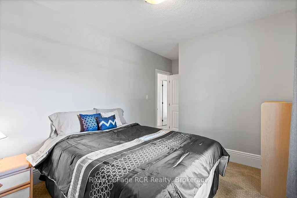 136 Queen Street W
