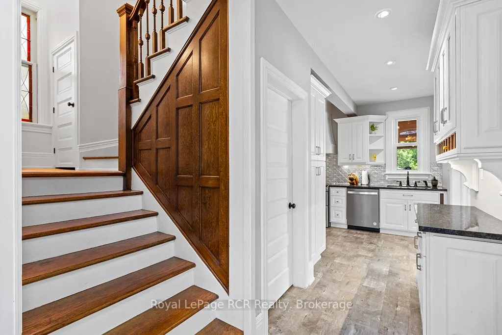136 Queen Street W