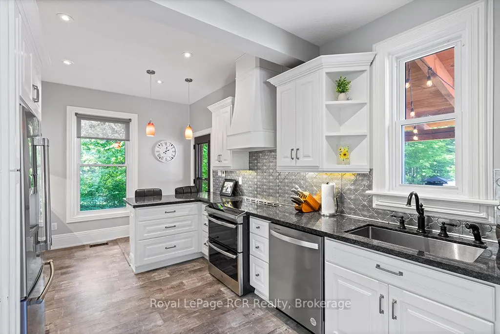 136 Queen Street W