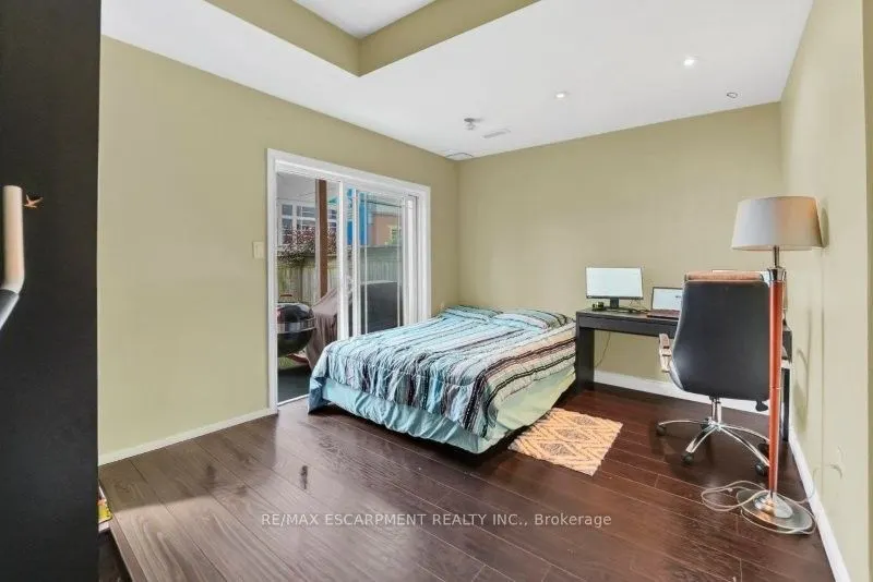 15 Hemlock Way