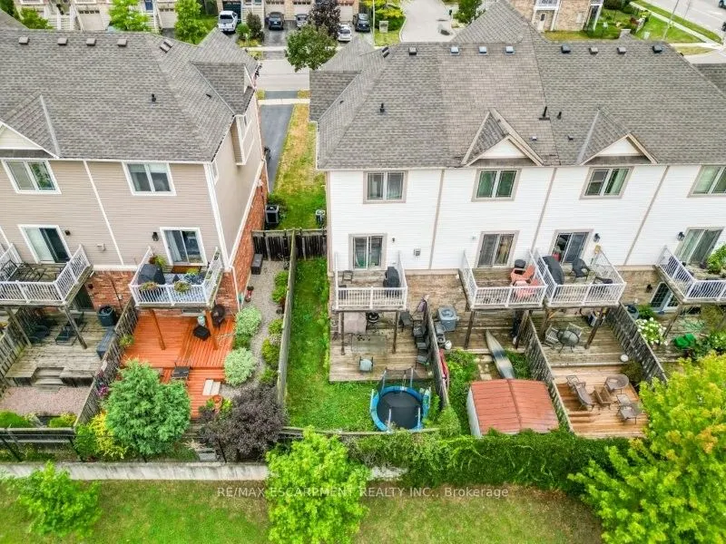 15 Hemlock Way