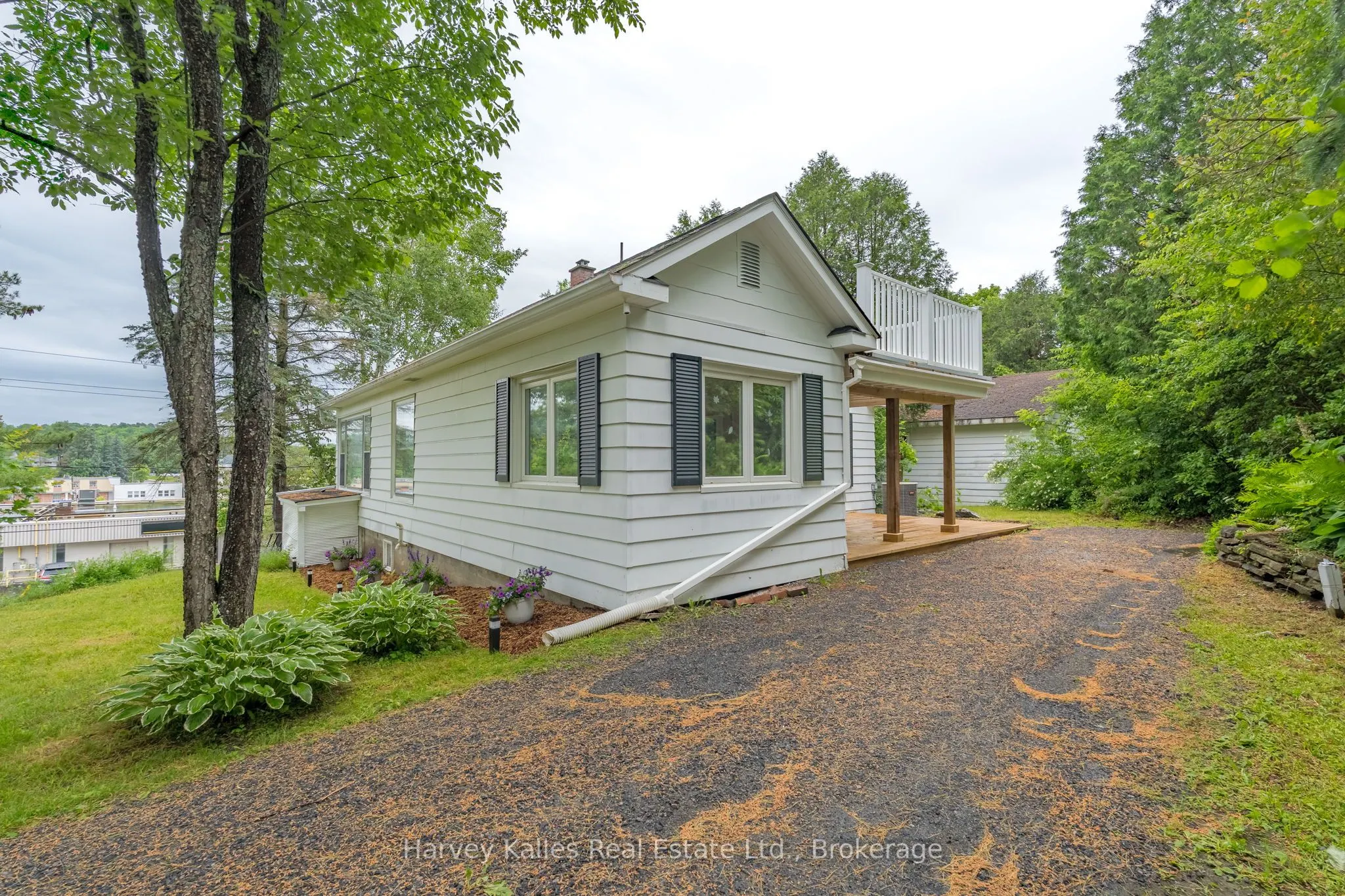 16 Manominee Street
