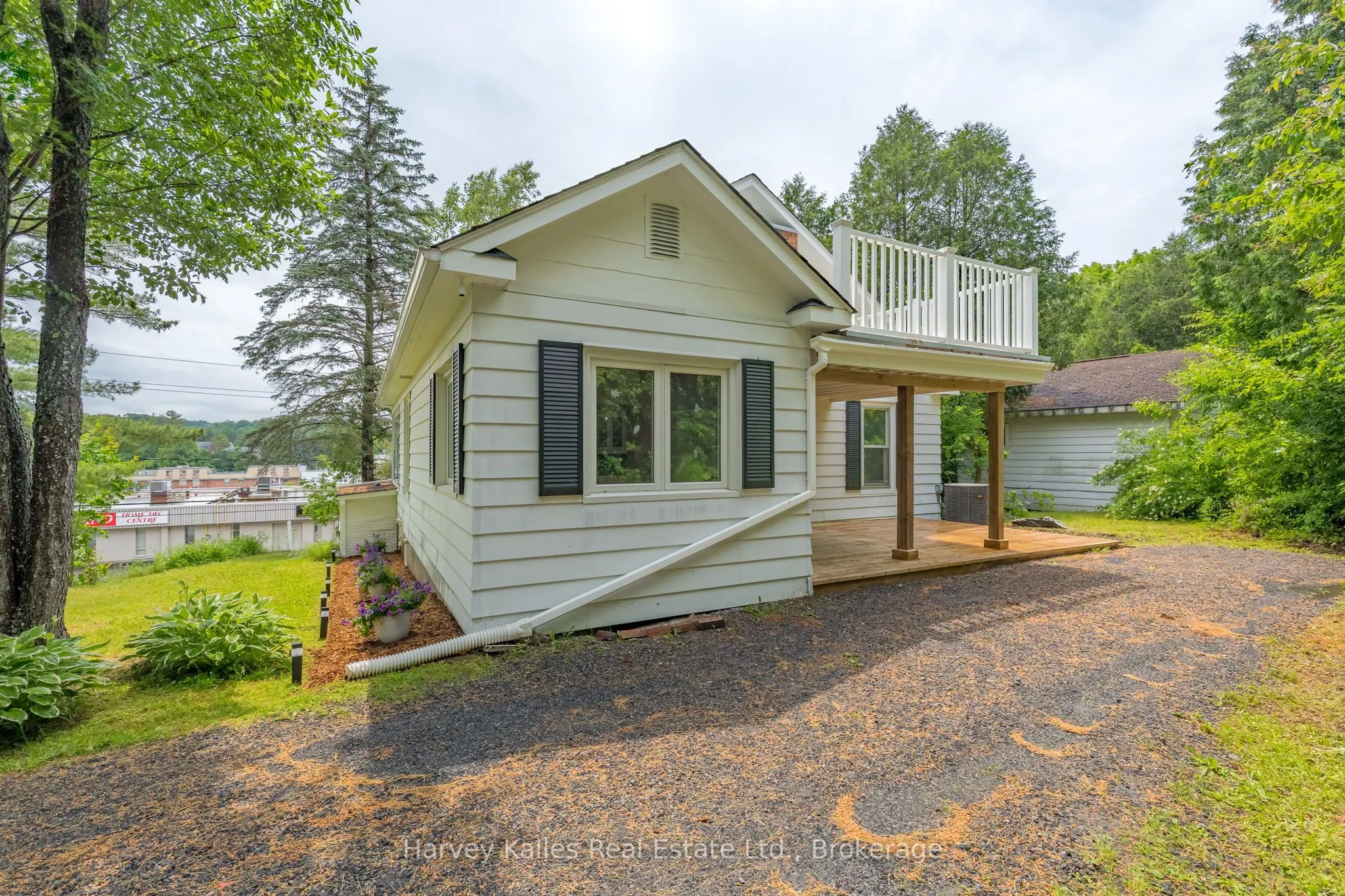 16 Manominee Street