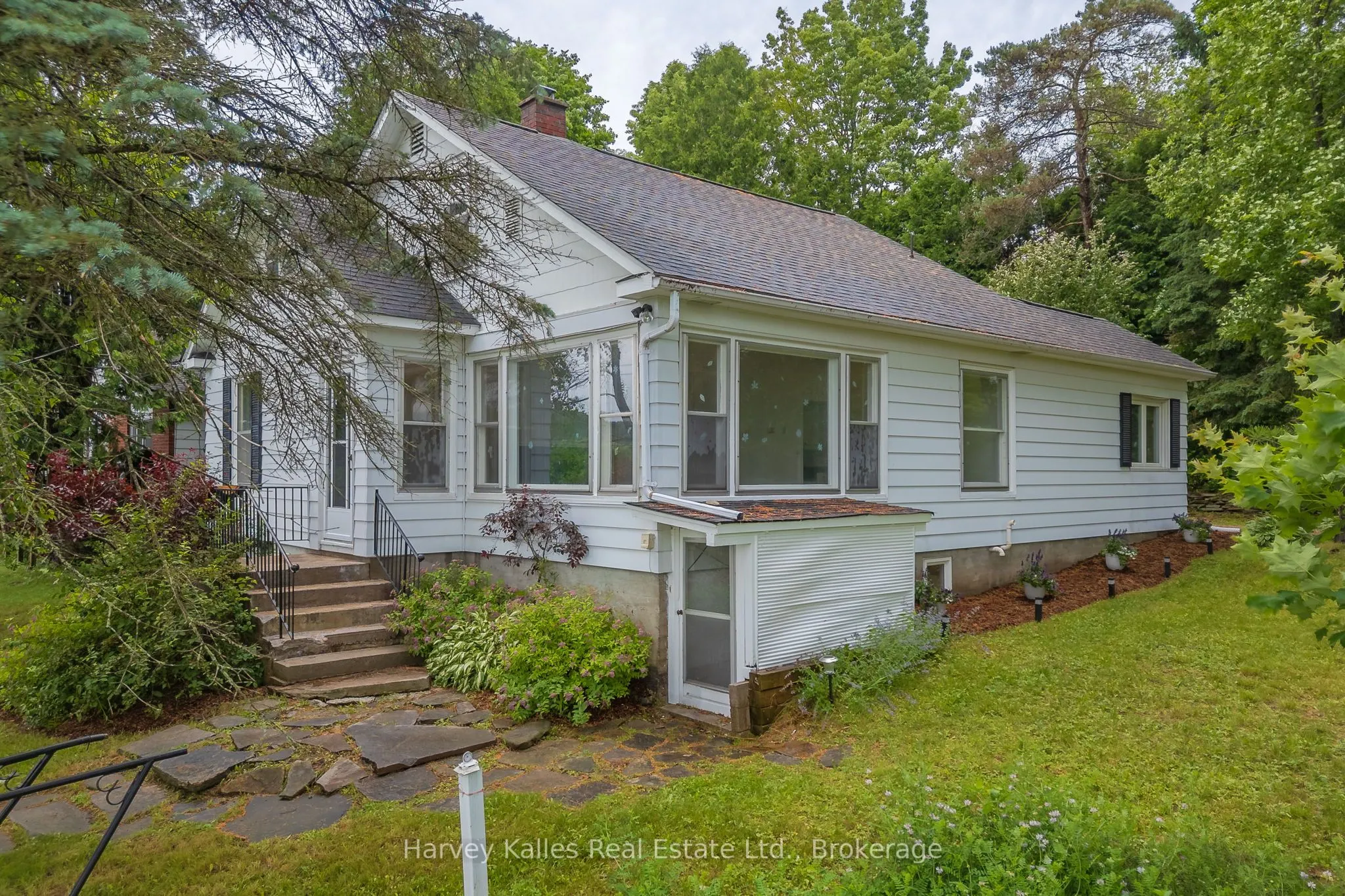 16 Manominee Street