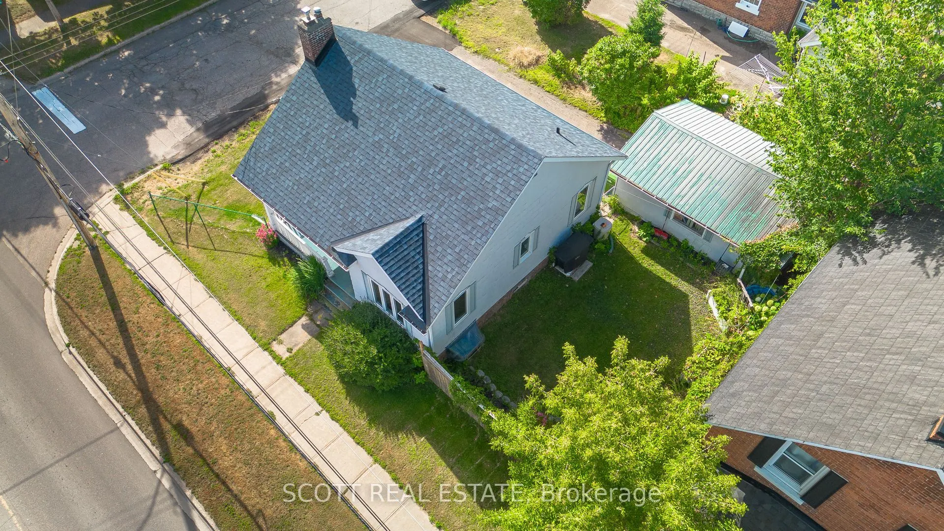 382 Mary Street