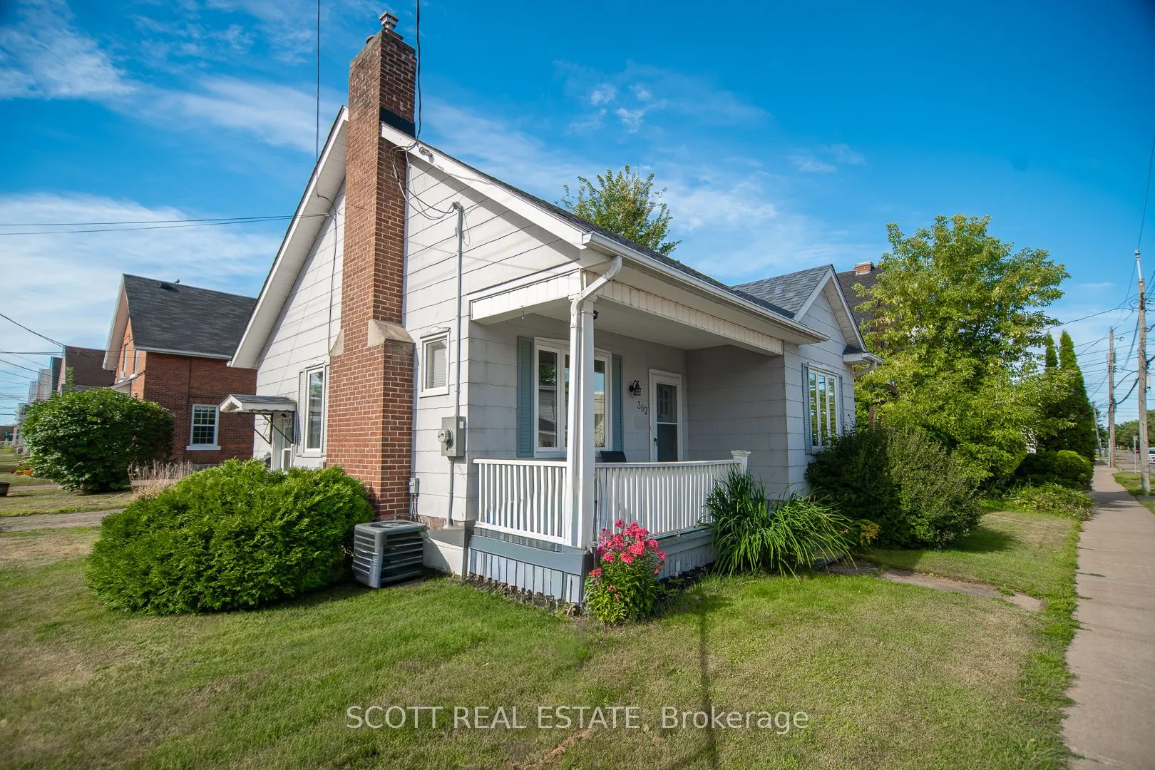 382 Mary Street