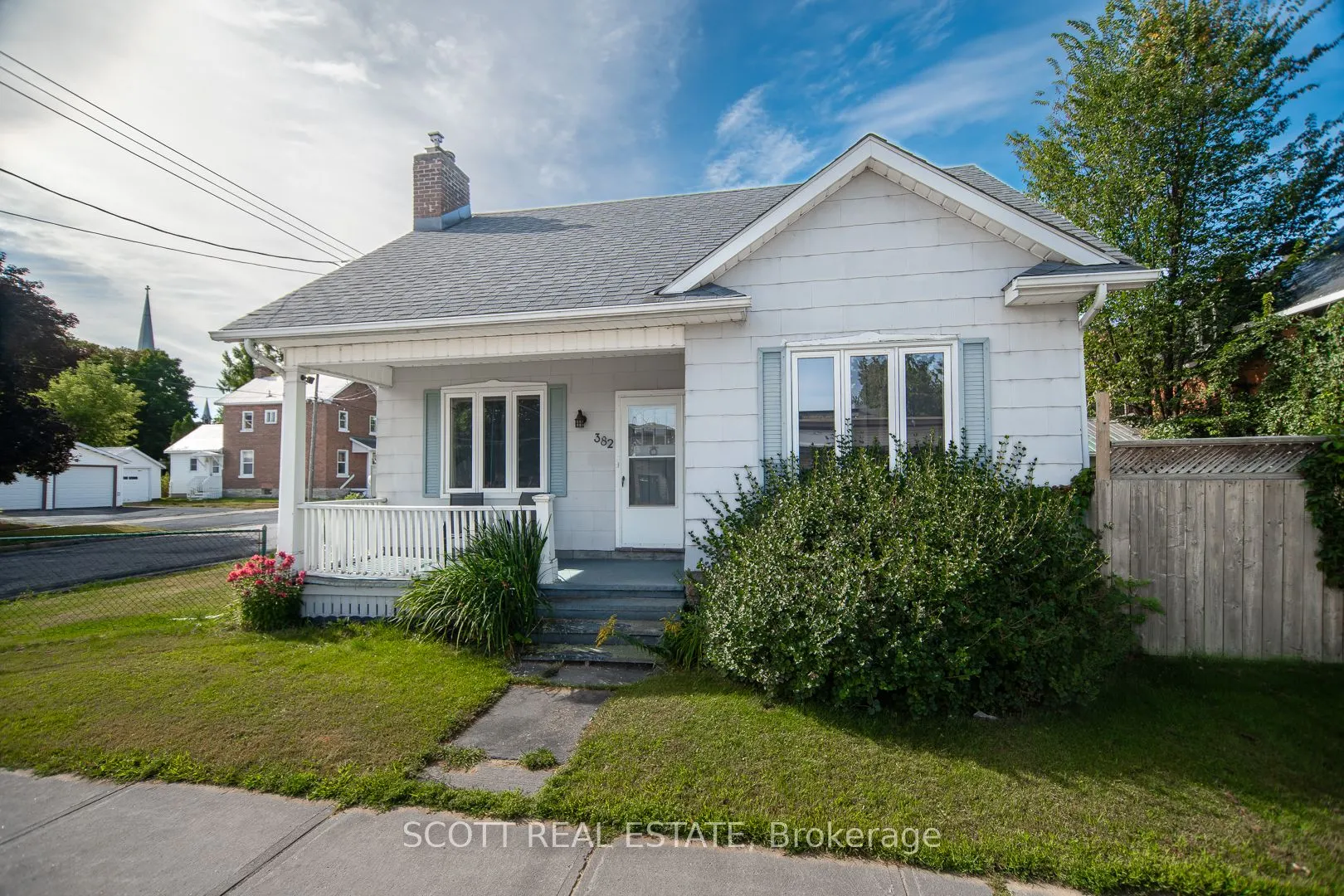382 Mary Street