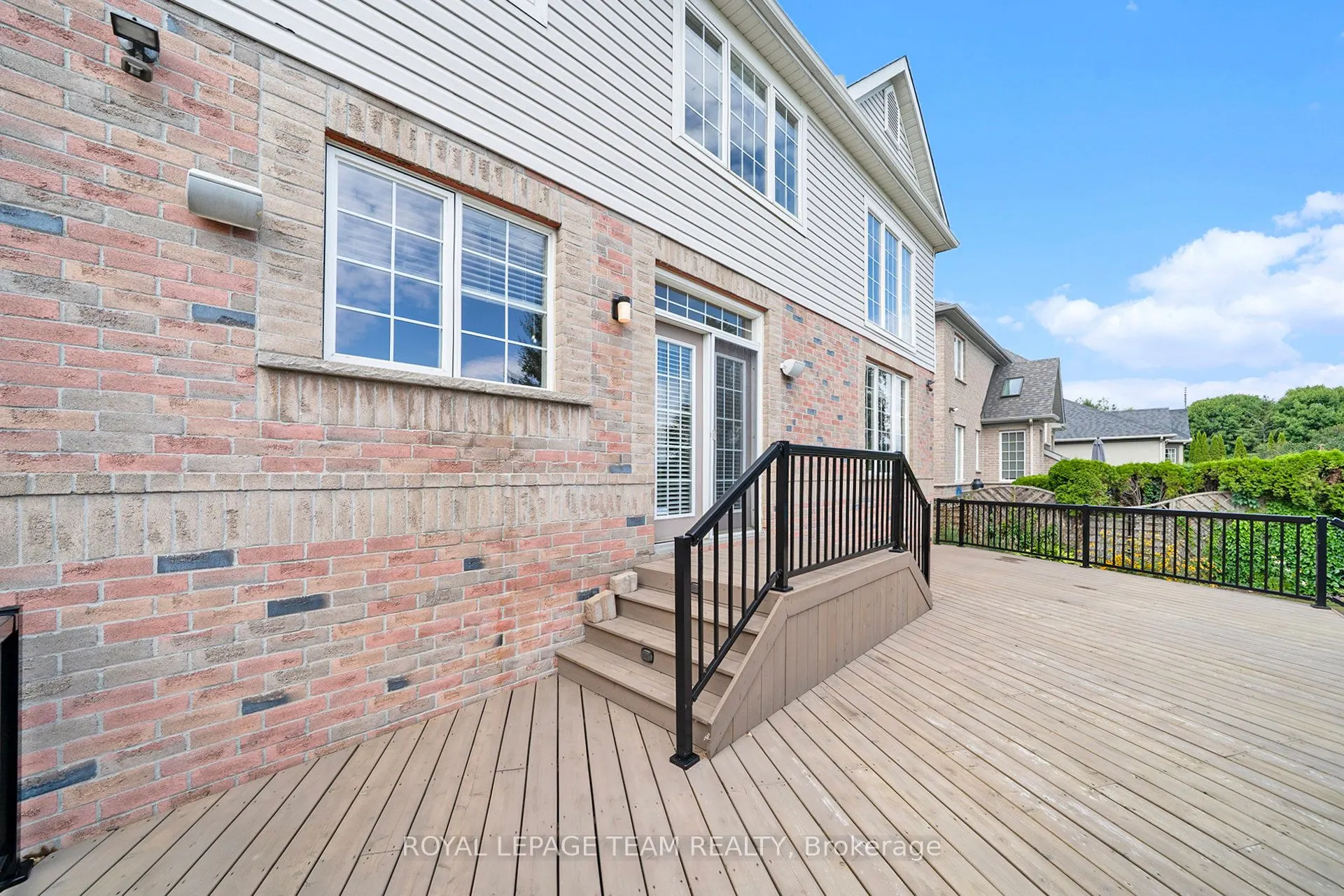 9 Fencerow Way