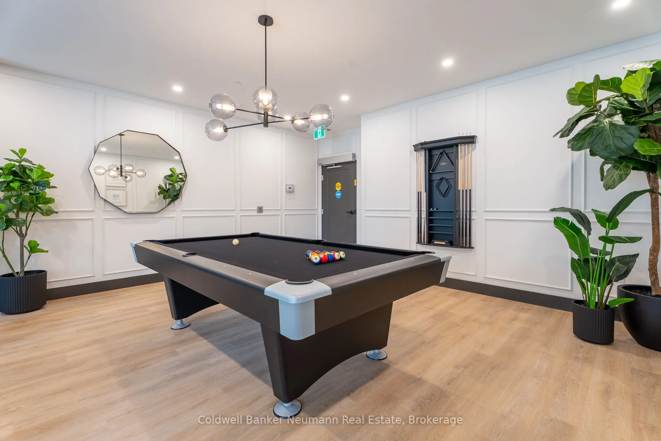 1882 Gordon Street, #208