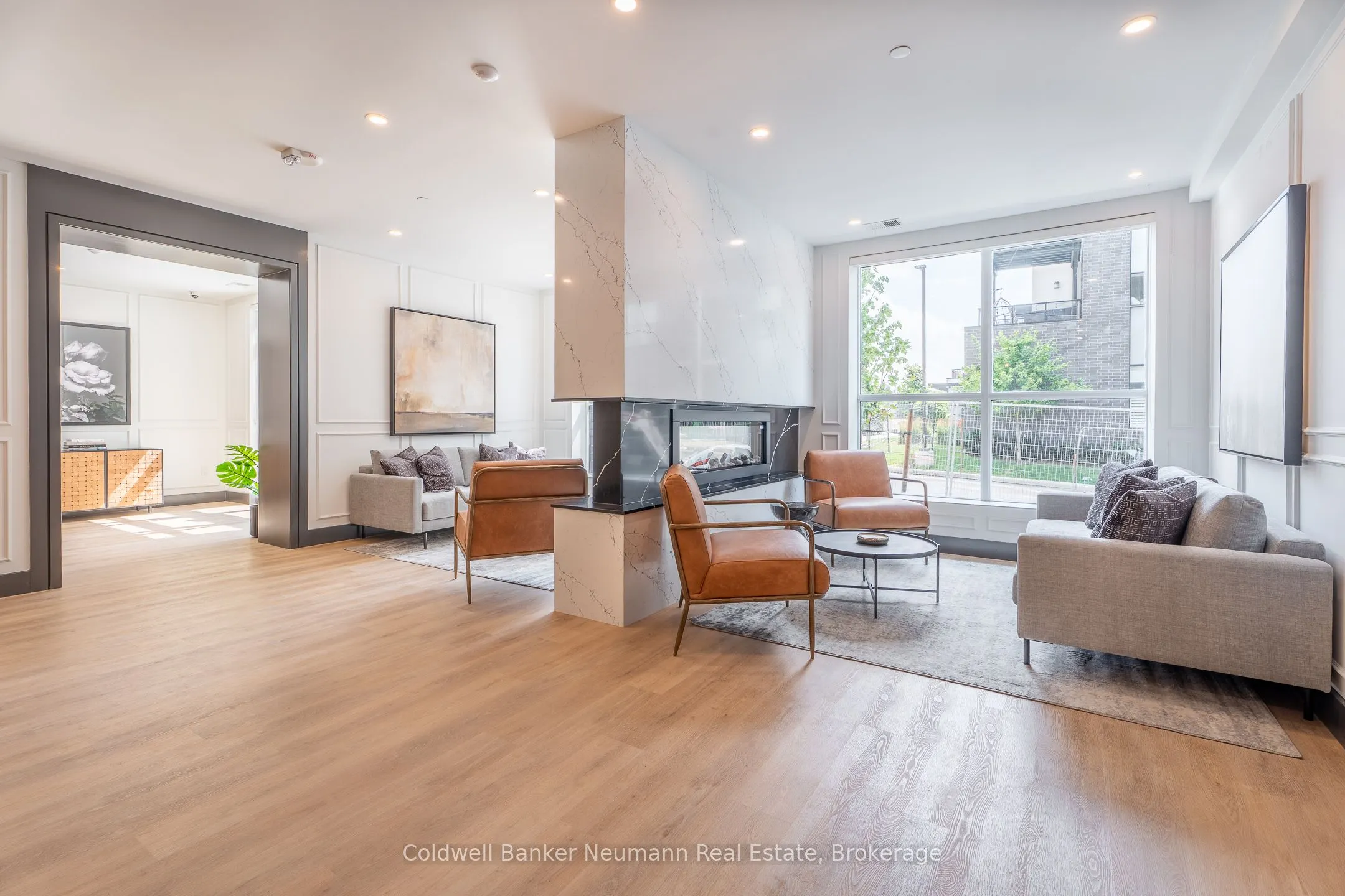 1882 Gordon Street, #208