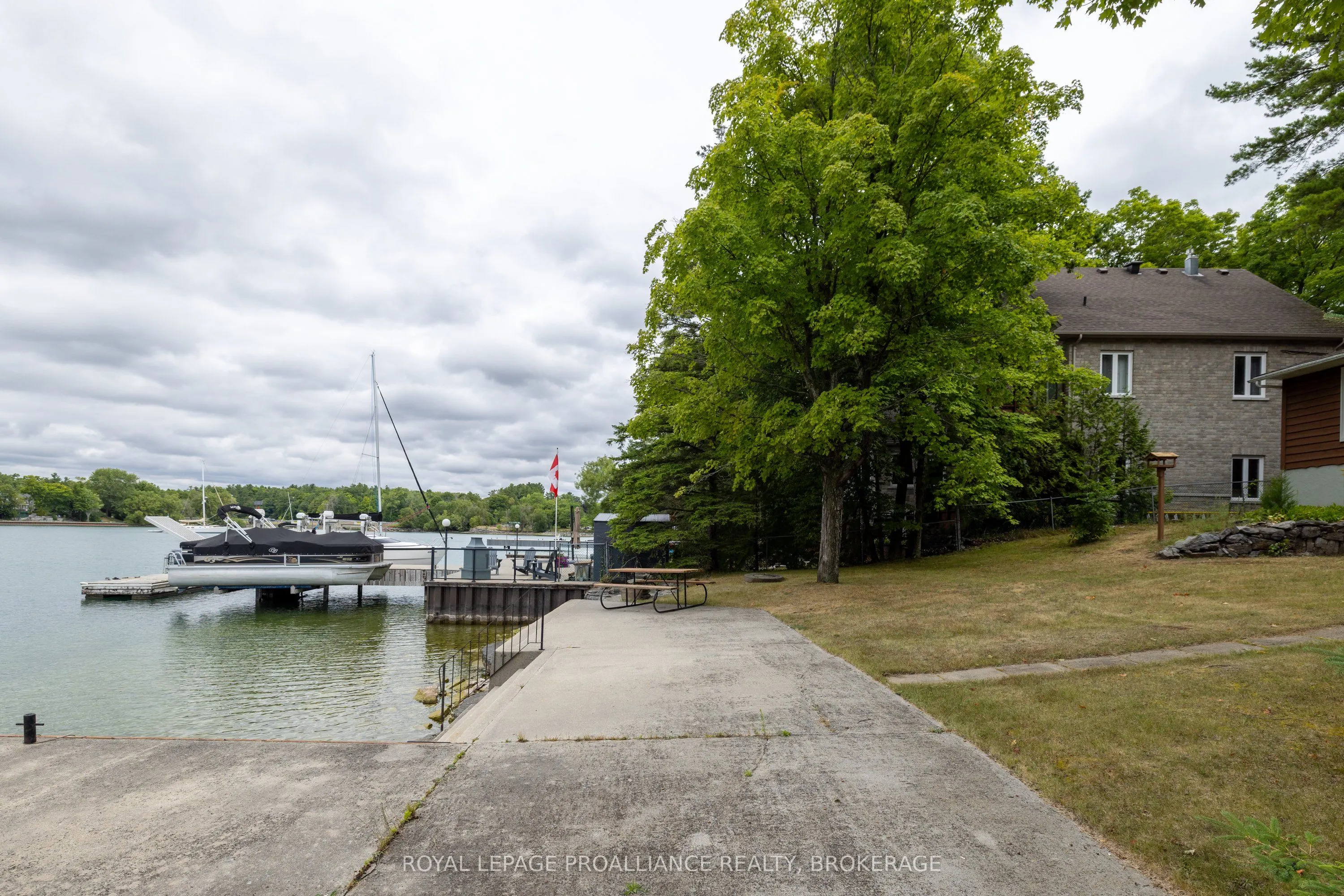 314 Nicholson Point Road