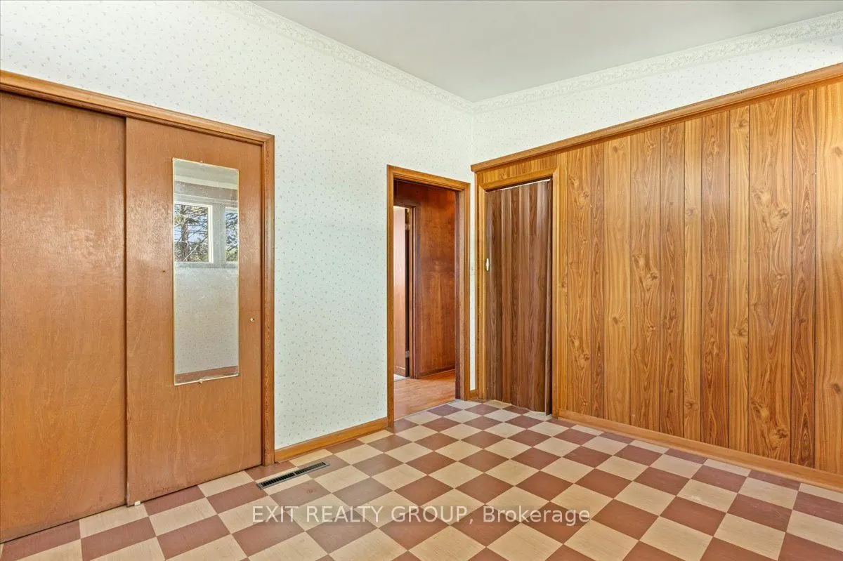 22649 Loyalist Parkway