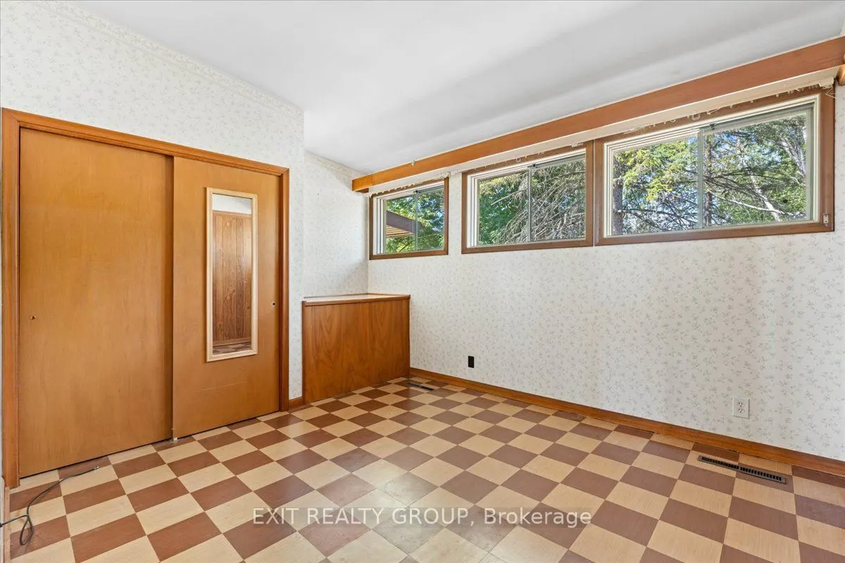 22649 Loyalist Parkway