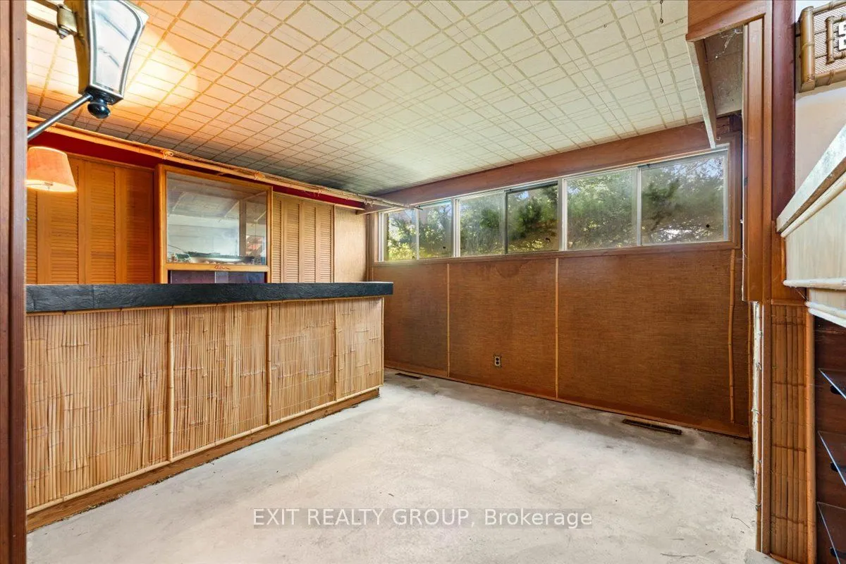 22649 Loyalist Parkway