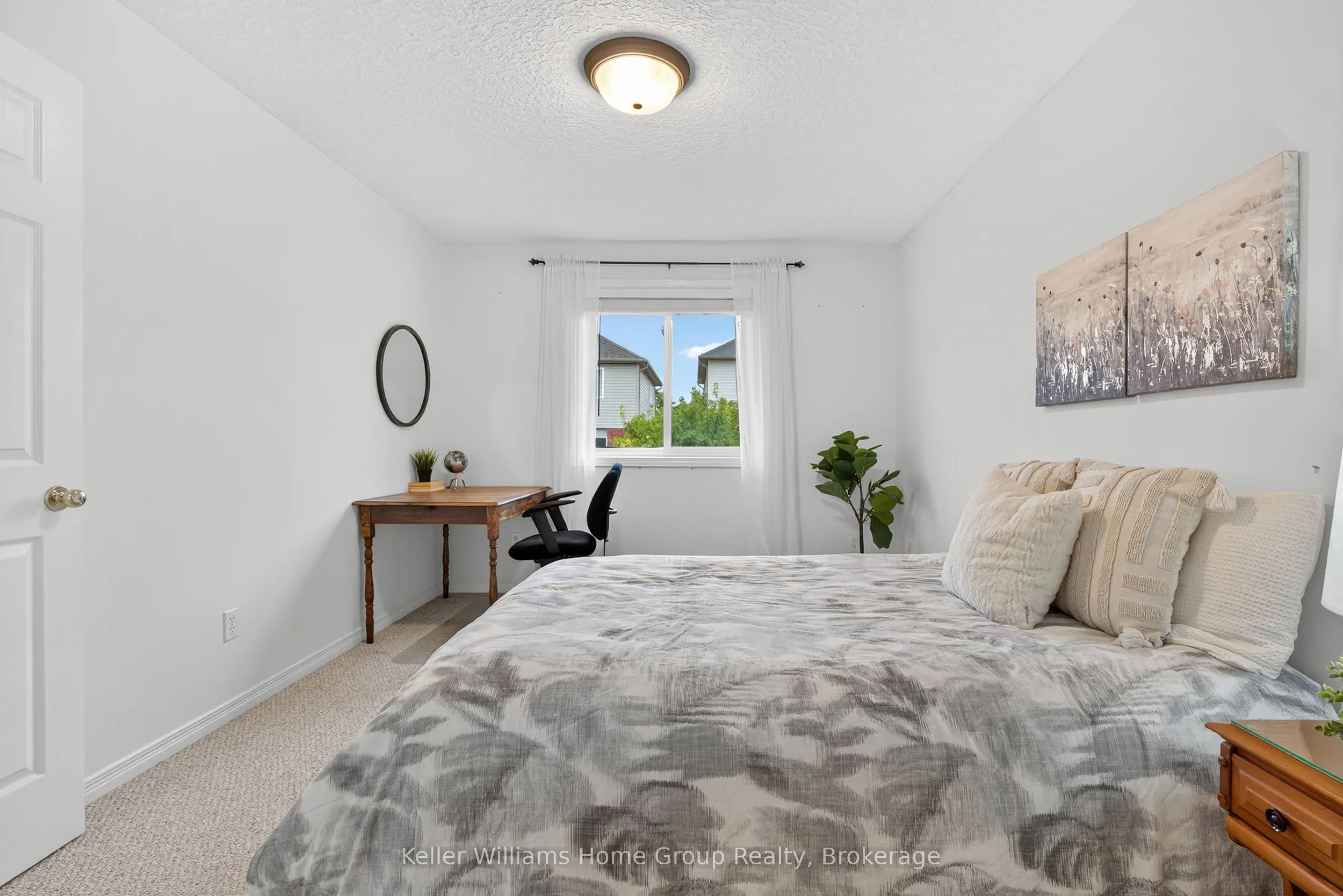 90 Udvari Crescent