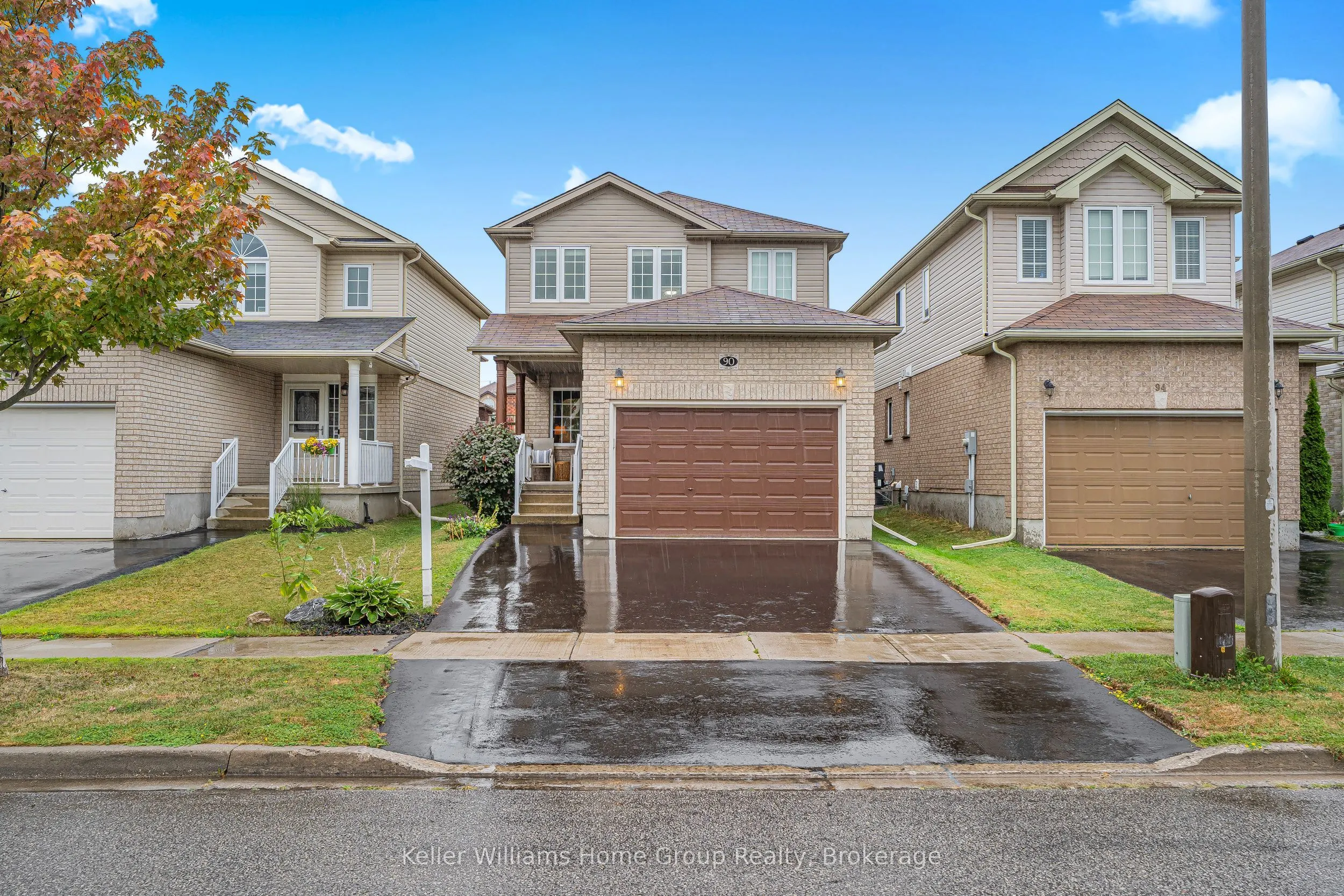 90 Udvari Crescent