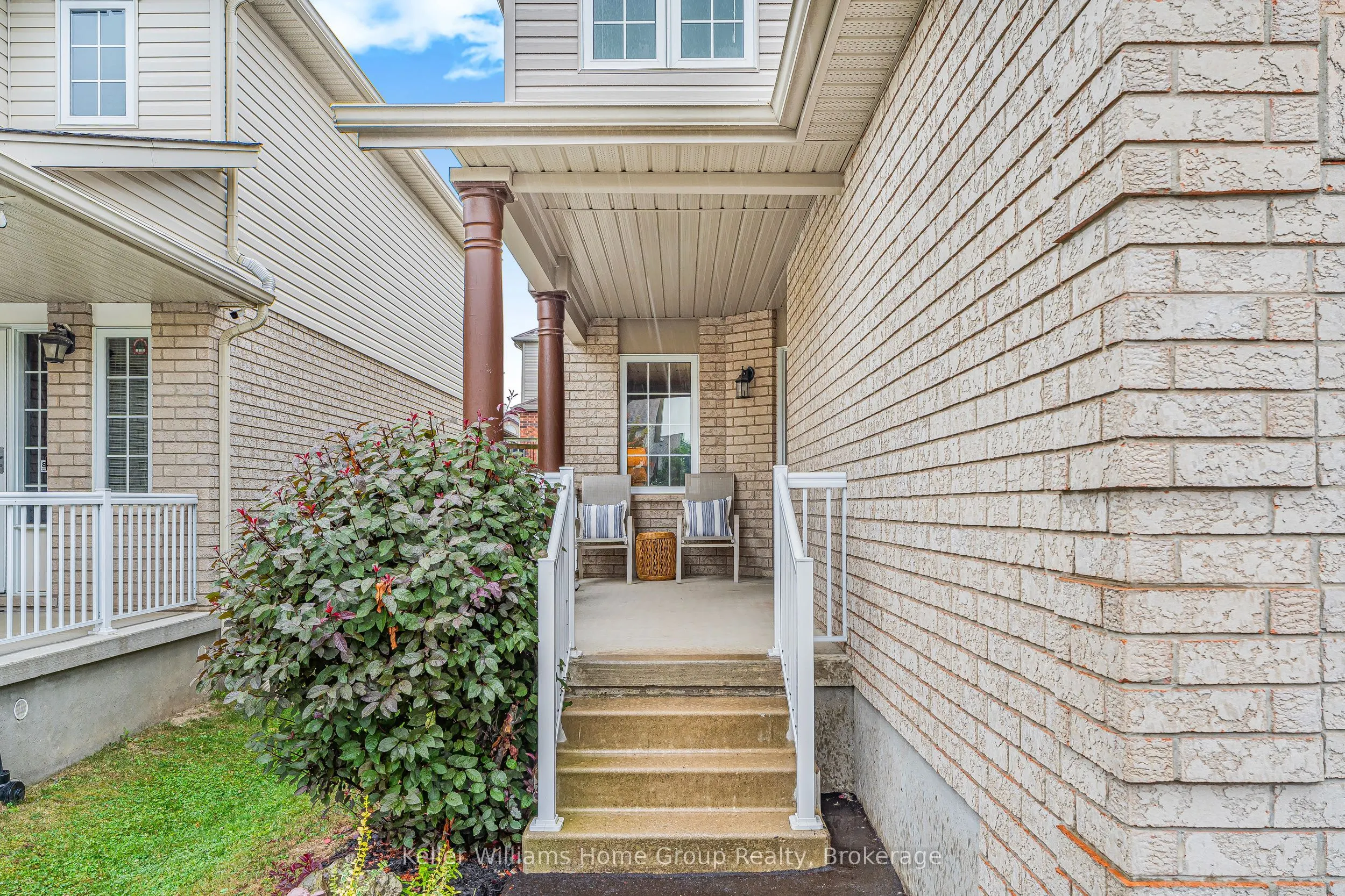 90 Udvari Crescent
