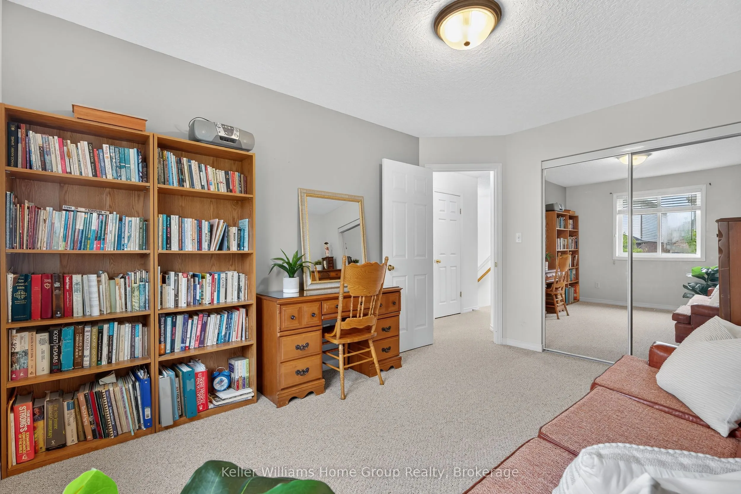 90 Udvari Crescent