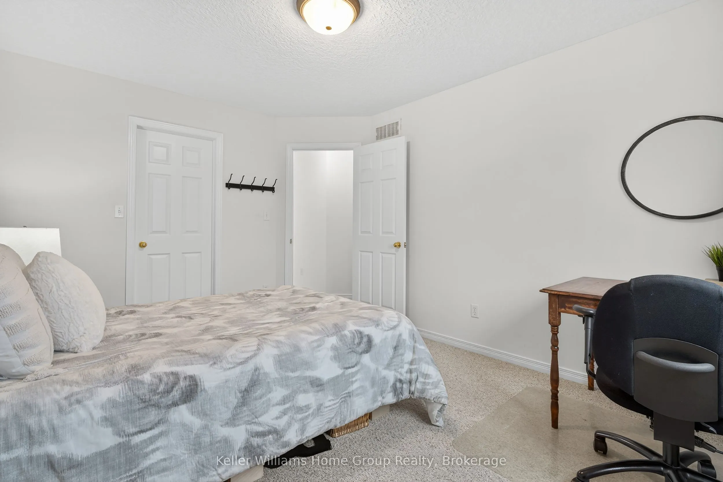 90 Udvari Crescent