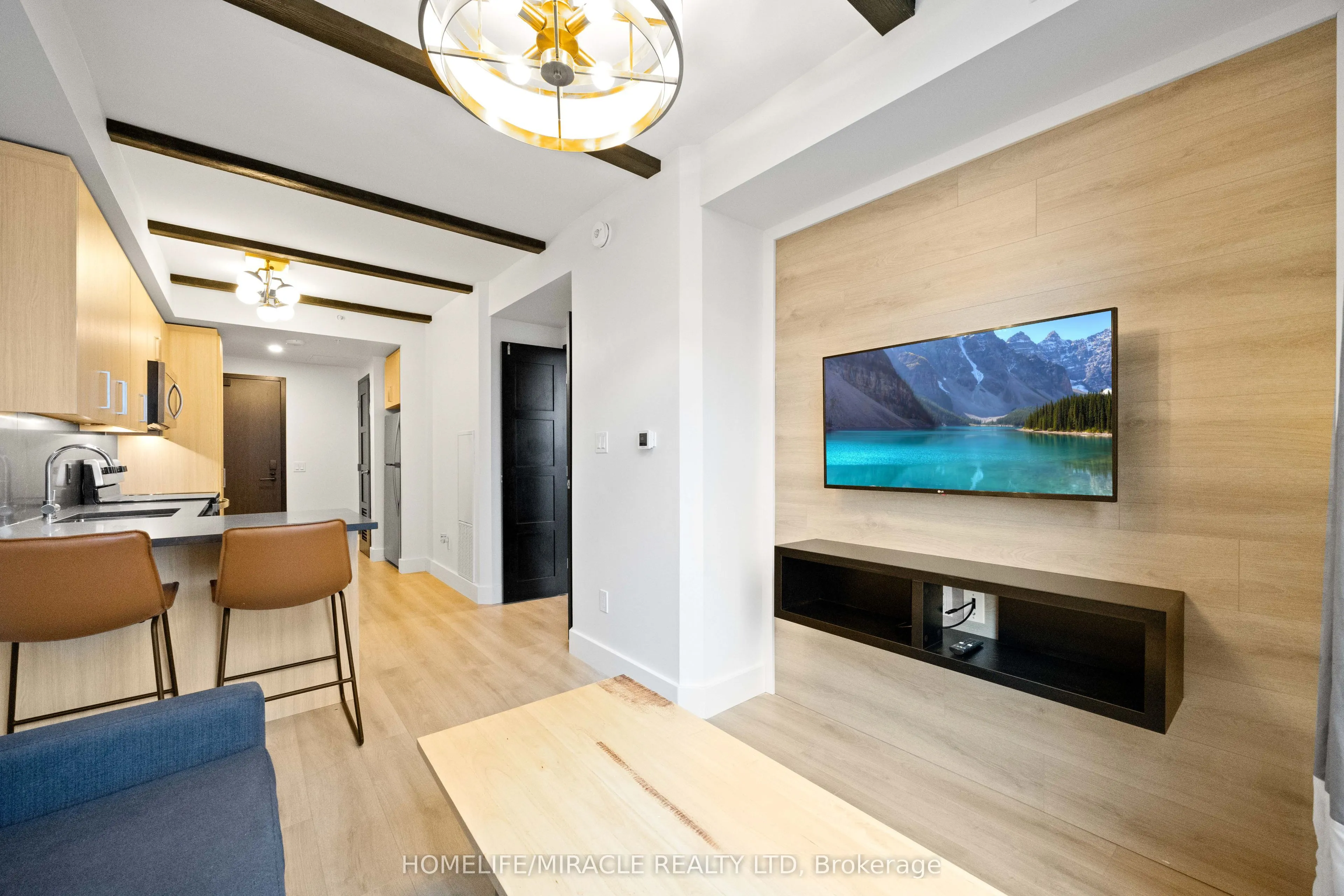 145 Columbia Street W, #1711