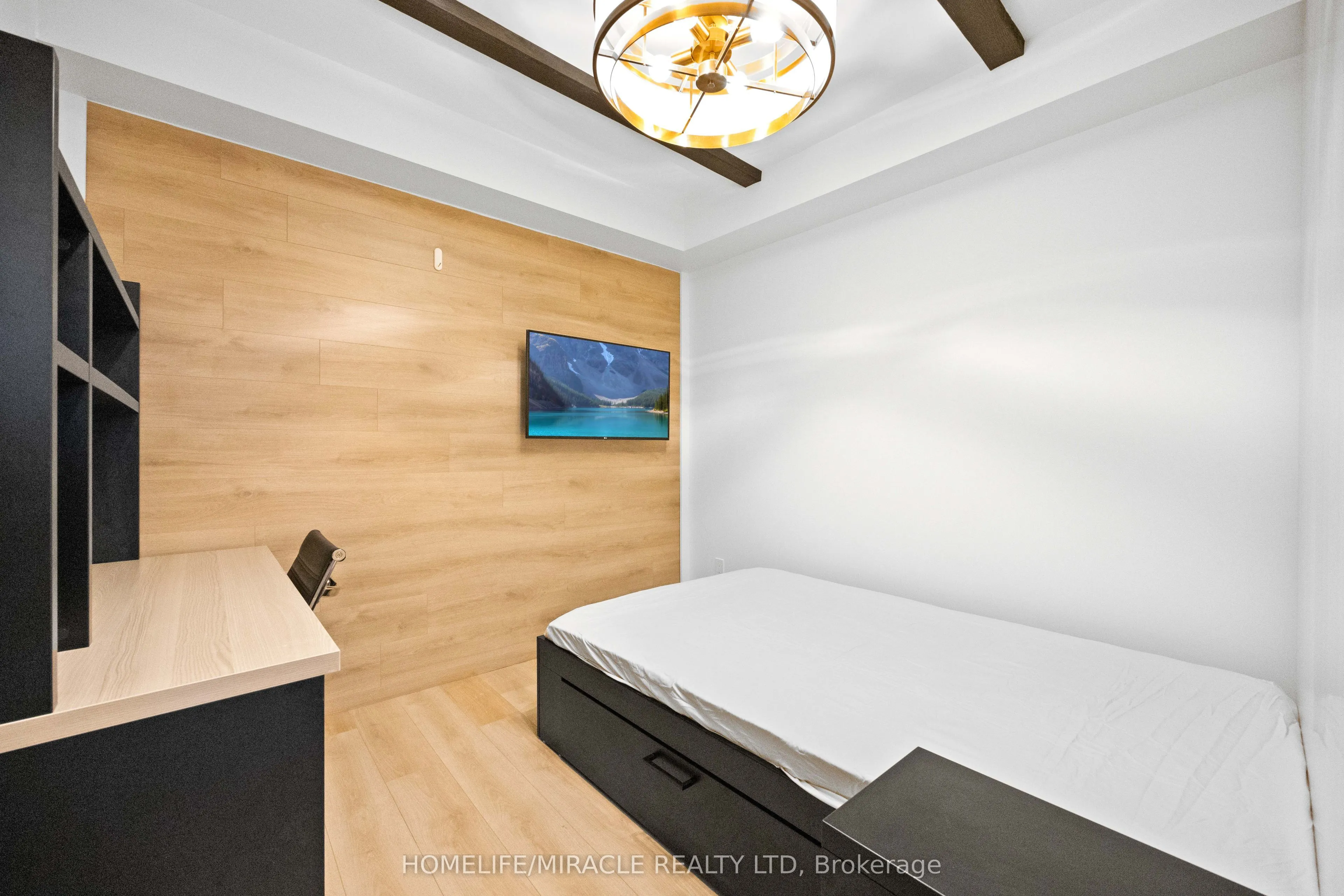 145 Columbia Street W, #1711